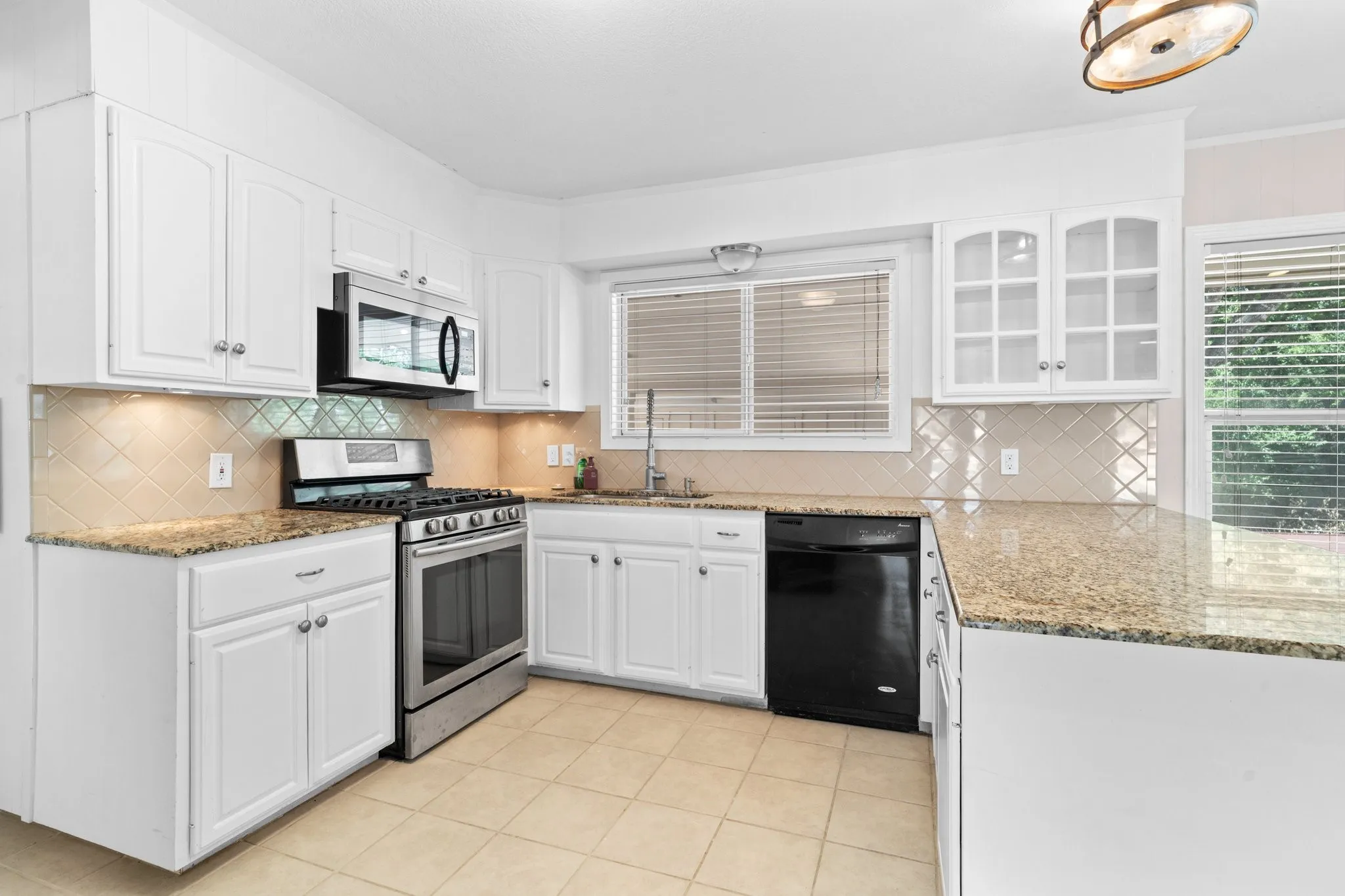 Single Family Residence For Sale in Mc Lennan County , 608 Catalina Drive, Waco, Texas 76712, 4 Bedroom, 3 Bathroom, Garage spaces, 2,312 Sqft, built in 1965, mls#21293822, Real Estate Agent in Waco, Homes For Sale in Mc Lennan county, Homes For Sale in Waco, Realtor in Waco Texas, Real Estate Brokerage Independent Realty Texas, Luminita Cordes Realtor
