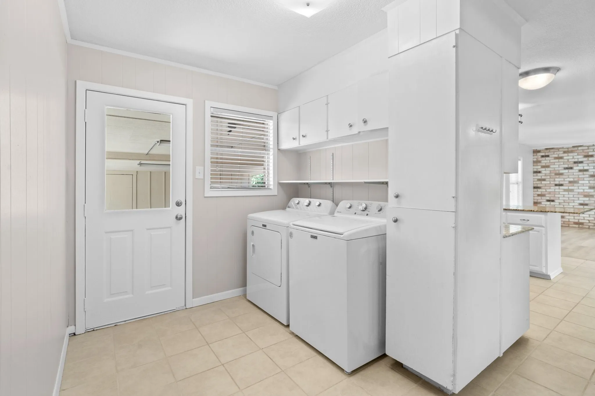Single Family Residence For Sale in Mc Lennan County , 608 Catalina Drive, Waco, Texas 76712, 4 Bedroom, 3 Bathroom, Garage spaces, 2,312 Sqft, built in 1965, mls#21293822, Real Estate Agent in Waco, Homes For Sale in Mc Lennan county, Homes For Sale in Waco, Realtor in Waco Texas, Real Estate Brokerage Independent Realty Texas, Luminita Cordes Realtor