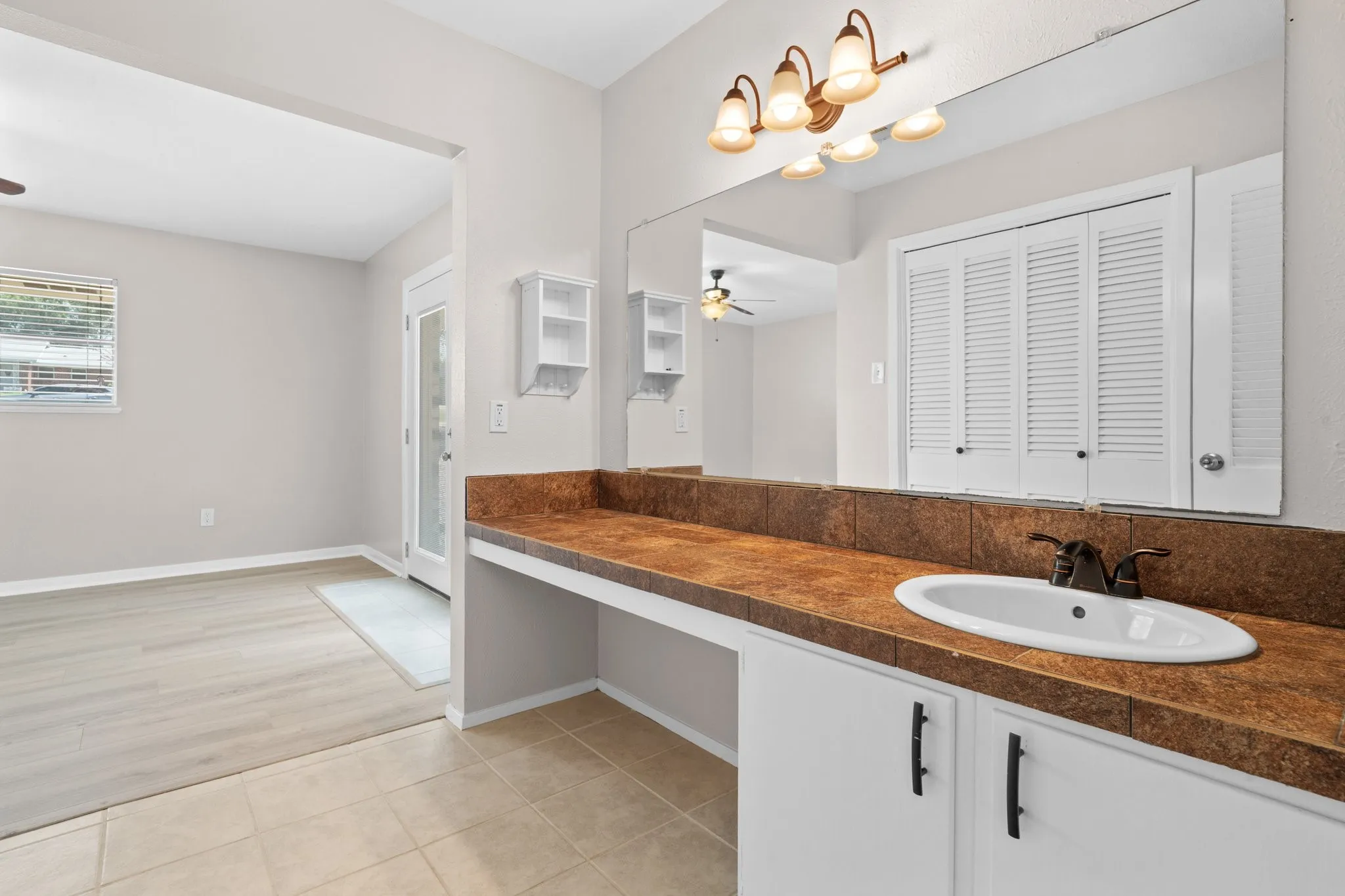 2nd Primary BR Bath