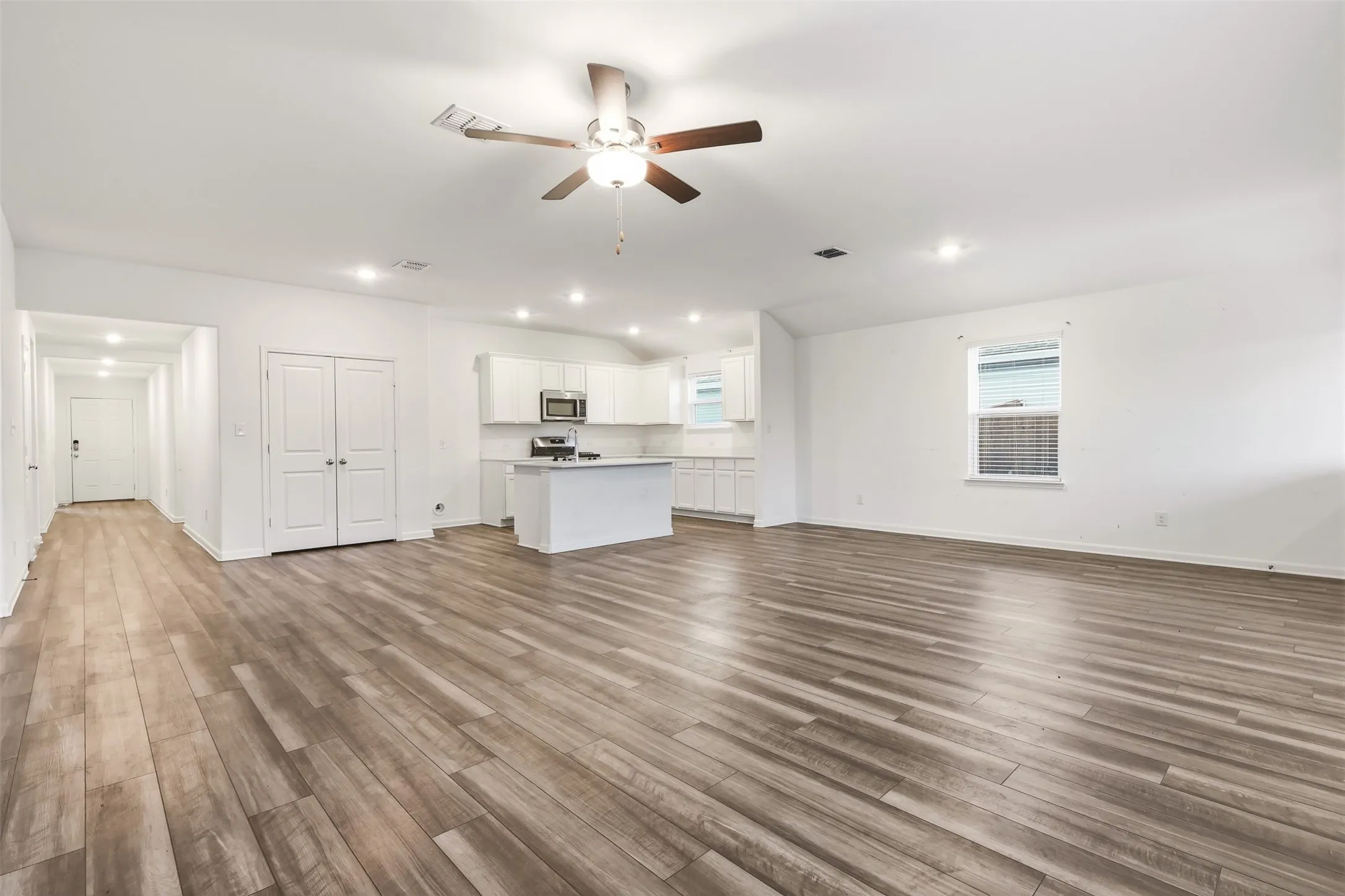 Single Family Residence For Sale in Kaufman County , 1708 Arroyo Road, Crandall, Texas 75114, 4 Bedroom, 2 Bathroom, 2 Garage spaces, 2,060 Sqft, built in 2024, mls#21353795, Real Estate Agent in Crandall, Homes For Sale in Kaufman county, Homes For Sale in Crandall, Realtor in Crandall Texas, Real Estate Brokerage Independent Realty Texas, Luminita Cordes Realtor