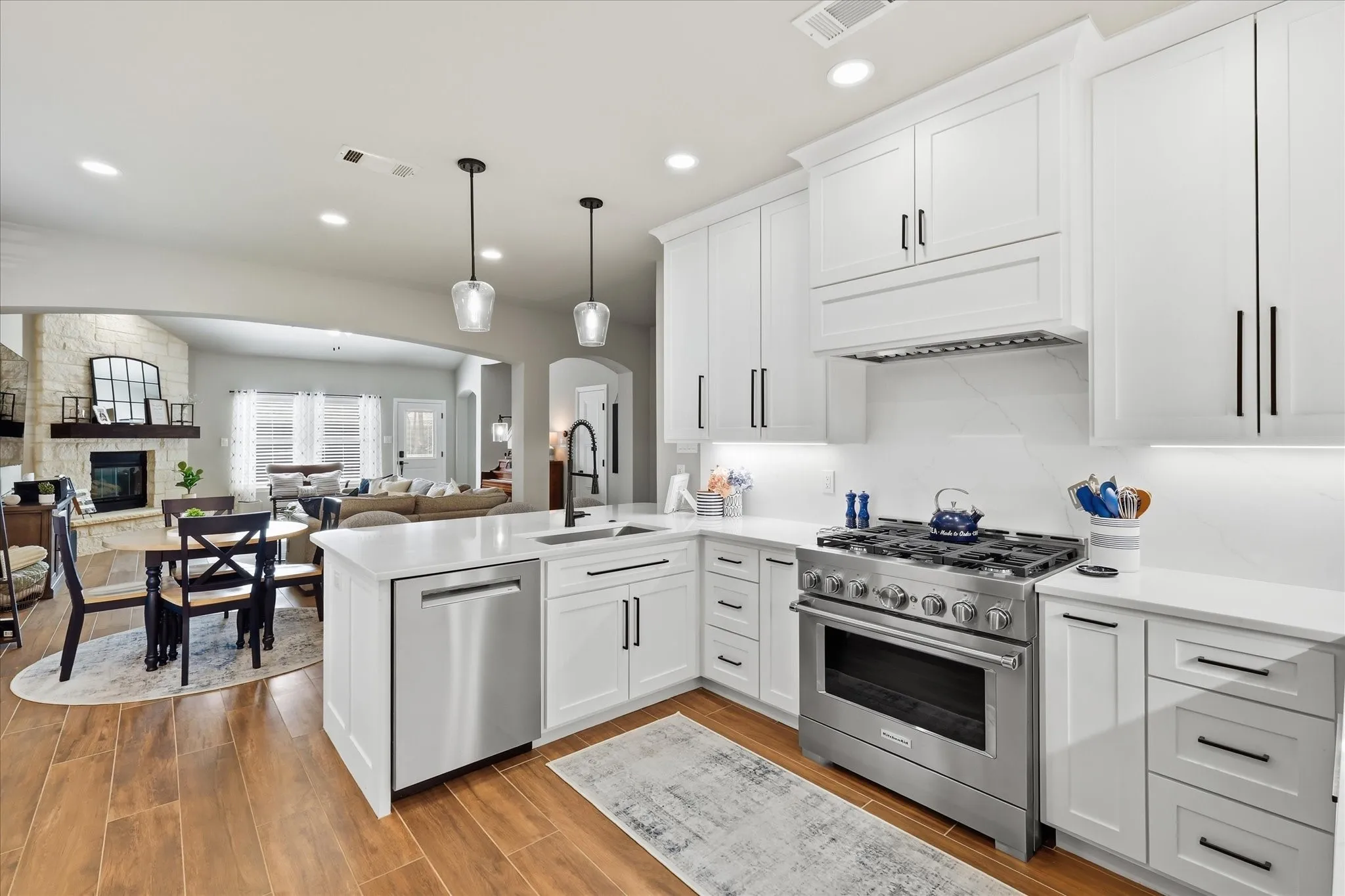 Single Family Residence For Sale in Tarrant County , 12848 Old Macgregor Lane, Fort Worth, Texas 76244, 4 Bedroom, 3 Bathroom, 2 Garage spaces, 2,994 Sqft, built in 2006, mls#21353440, Real Estate Agent in Fort Worth, Homes For Sale in Tarrant county, Homes For Sale in Fort Worth, Realtor in Fort Worth Texas, Real Estate Brokerage Independent Realty Texas, Luminita Cordes Realtor
