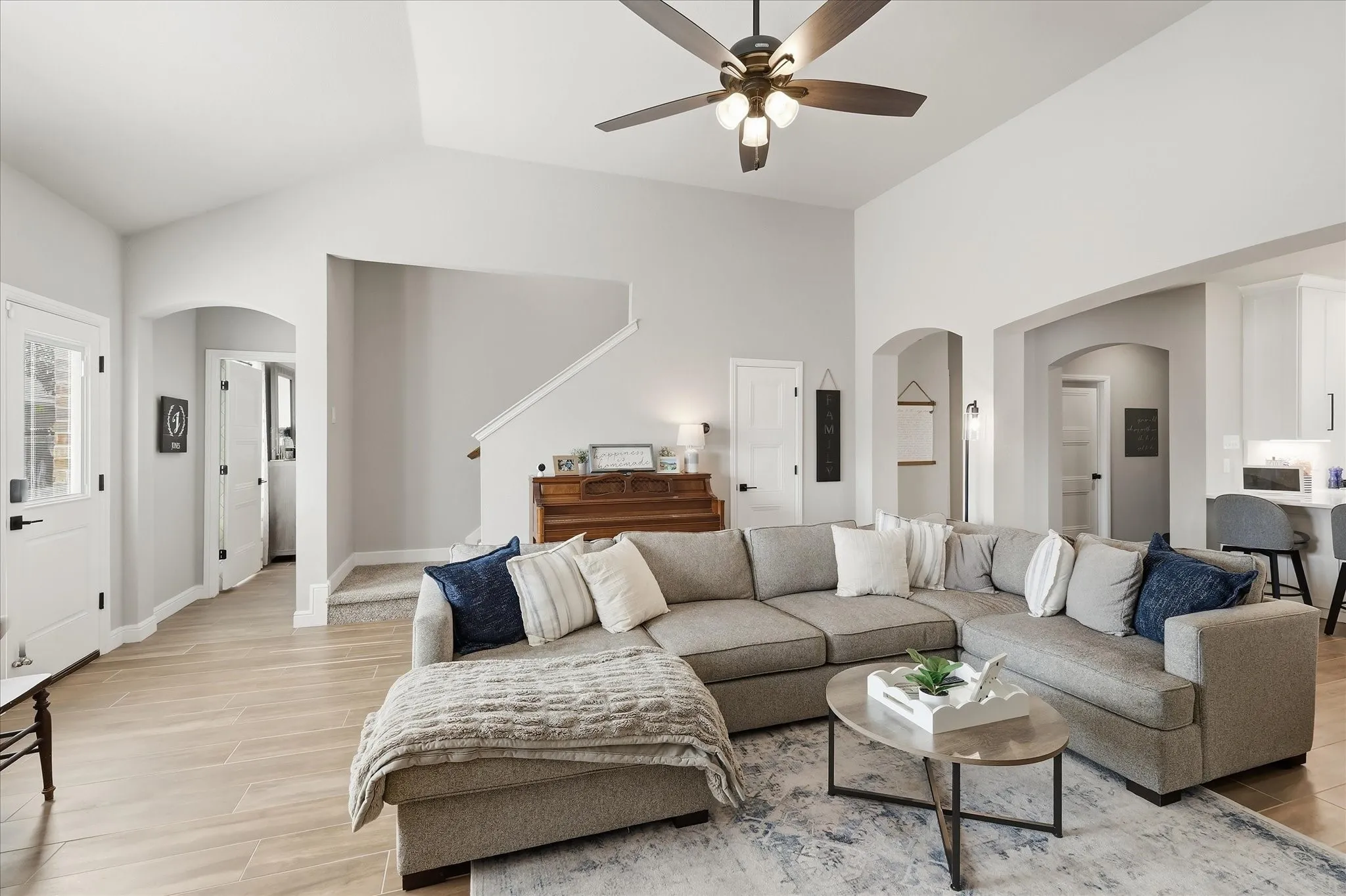 Single Family Residence For Sale in Tarrant County , 12848 Old Macgregor Lane, Fort Worth, Texas 76244, 4 Bedroom, 3 Bathroom, 2 Garage spaces, 2,994 Sqft, built in 2006, mls#21353440, Real Estate Agent in Fort Worth, Homes For Sale in Tarrant county, Homes For Sale in Fort Worth, Realtor in Fort Worth Texas, Real Estate Brokerage Independent Realty Texas, Luminita Cordes Realtor