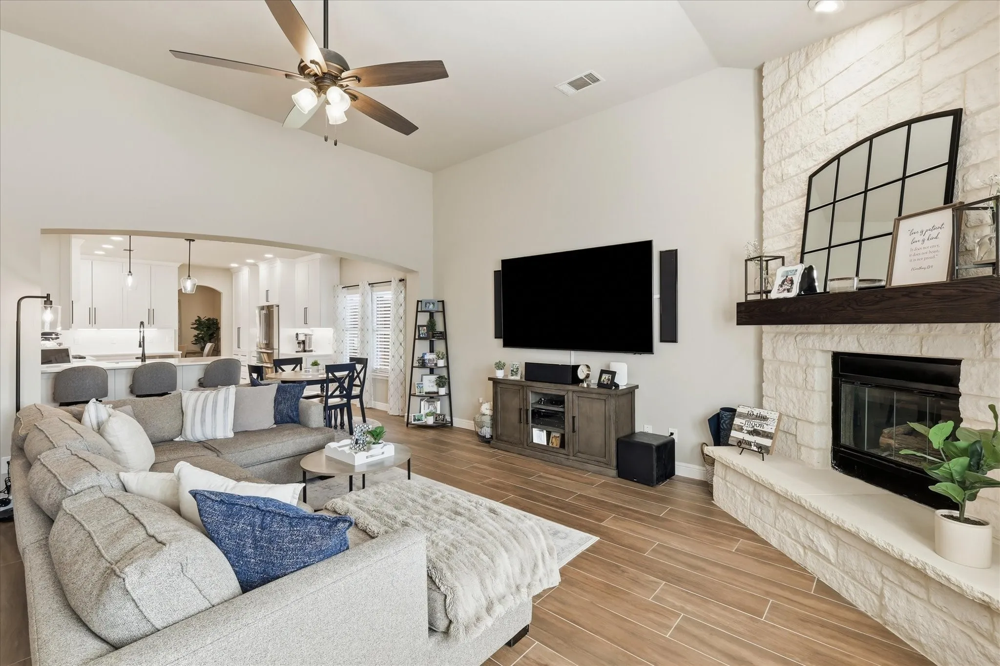 Single Family Residence For Sale in Tarrant County , 12848 Old Macgregor Lane, Fort Worth, Texas 76244, 4 Bedroom, 3 Bathroom, 2 Garage spaces, 2,994 Sqft, built in 2006, mls#21353440, Real Estate Agent in Fort Worth, Homes For Sale in Tarrant county, Homes For Sale in Fort Worth, Realtor in Fort Worth Texas, Real Estate Brokerage Independent Realty Texas, Luminita Cordes Realtor