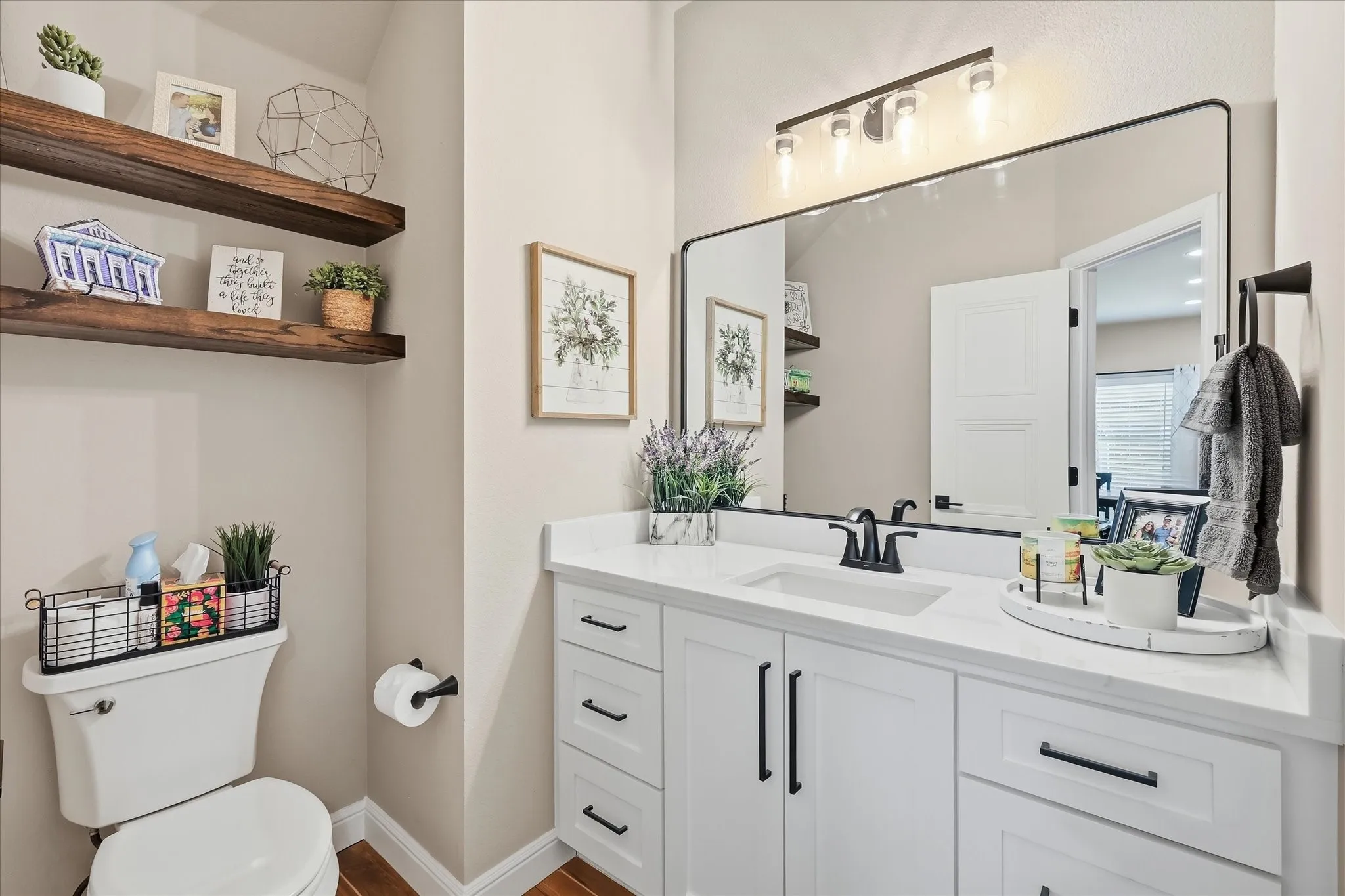 Single Family Residence For Sale in Tarrant County , 12848 Old Macgregor Lane, Fort Worth, Texas 76244, 4 Bedroom, 3 Bathroom, 2 Garage spaces, 2,994 Sqft, built in 2006, mls#21353440, Real Estate Agent in Fort Worth, Homes For Sale in Tarrant county, Homes For Sale in Fort Worth, Realtor in Fort Worth Texas, Real Estate Brokerage Independent Realty Texas, Luminita Cordes Realtor
