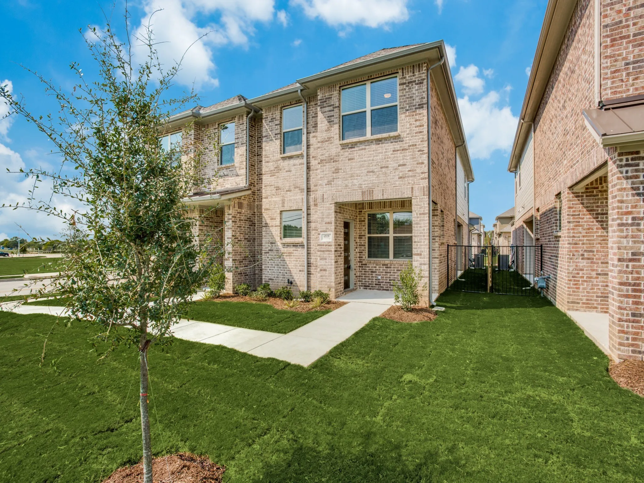 Townhouse For Rent in Tarrant County , 6519 Bowman Roberts Road, Fort Worth, Texas 76179, 3 Bedroom, 3 Bathroom, 2 Garage spaces, 1,967 Sqft, built in 2020, mls#21354469, Real Estate Agent in Fort Worth, Homes For Rent in Tarrant county, Homes For Rent in Fort Worth, Realtor in Fort Worth Texas, Real Estate Brokerage Independent Realty Texas, Luminita Cordes Realtor