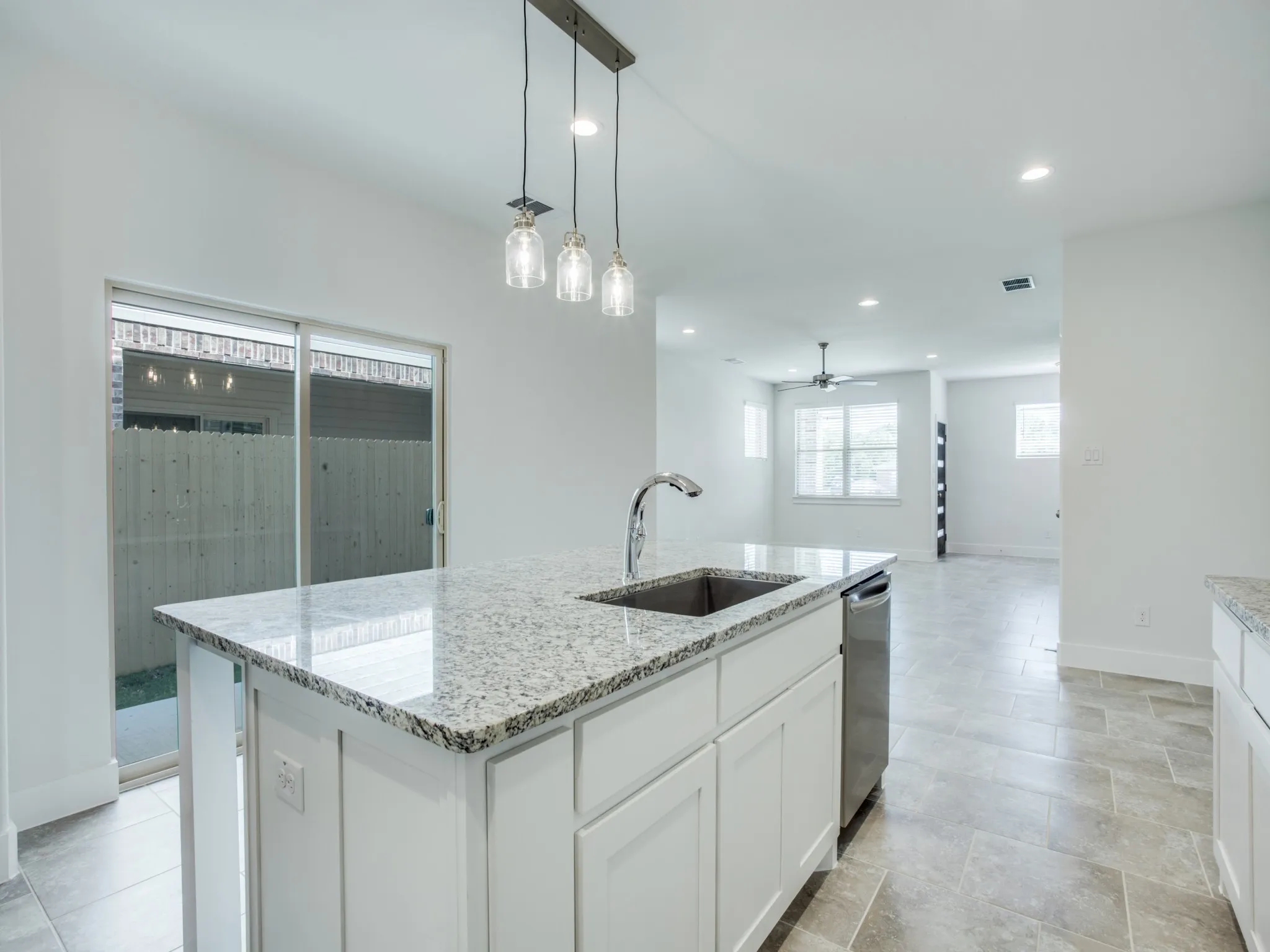 Townhouse For Rent in Tarrant County , 6519 Bowman Roberts Road, Fort Worth, Texas 76179, 3 Bedroom, 3 Bathroom, 2 Garage spaces, 1,967 Sqft, built in 2020, mls#21354469, Real Estate Agent in Fort Worth, Homes For Rent in Tarrant county, Homes For Rent in Fort Worth, Realtor in Fort Worth Texas, Real Estate Brokerage Independent Realty Texas, Luminita Cordes Realtor