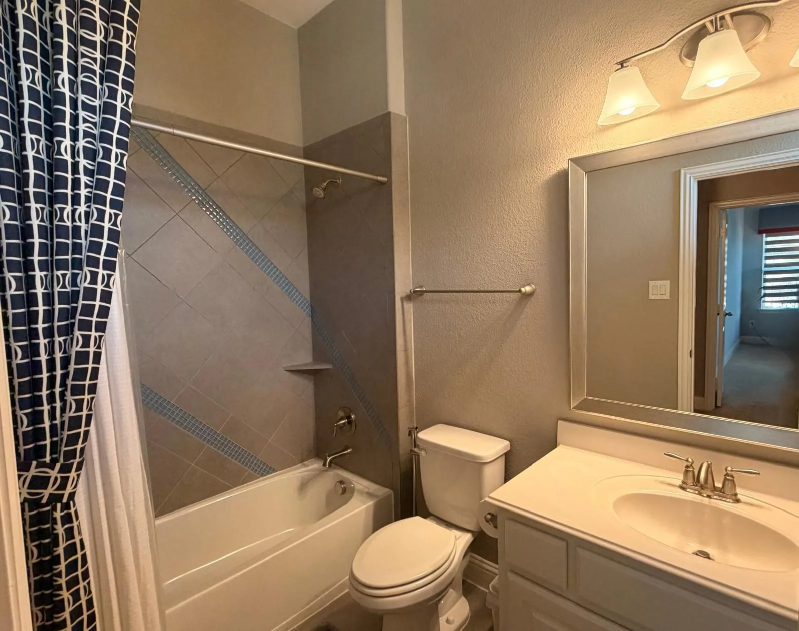 Single Family Residence For Rent in Collin County , 6133 Claridge Lane, Frisco, Texas 75035, 5 Bedroom, 6 Bathroom, 1 Garage spaces, 5,174 Sqft, built in 2015, mls#21352379, Real Estate Agent in Frisco, Homes For Rent in Collin county, Homes For Rent in Frisco, Realtor in Frisco Texas, Real Estate Brokerage Independent Realty Texas, Luminita Cordes Realtor