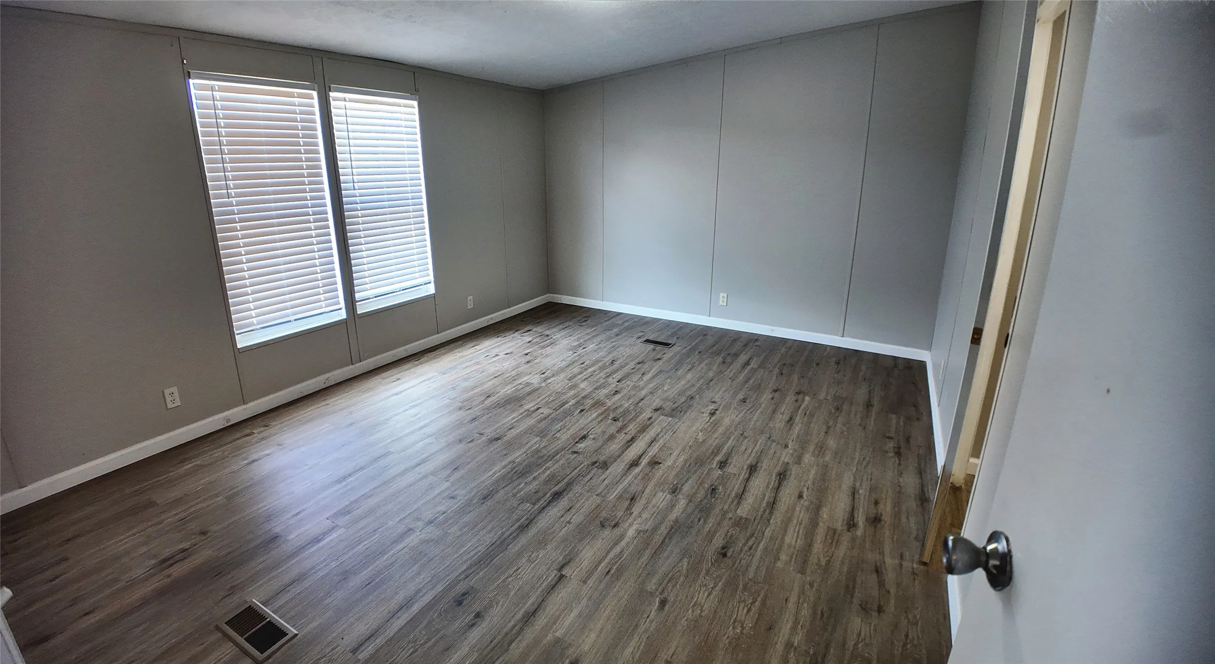 Manufactured Home For Sale in Collin County , 9710 E Fork Circle, Anna, Texas 75409, 4 Bedroom, 2 Bathroom, Garage spaces, 1,872 Sqft, built in 2016, mls#21352179, Real Estate Agent in Anna, Homes For Sale in Collin county, Homes For Sale in Anna, Realtor in Anna Texas, Real Estate Brokerage Independent Realty Texas, Luminita Cordes Realtor