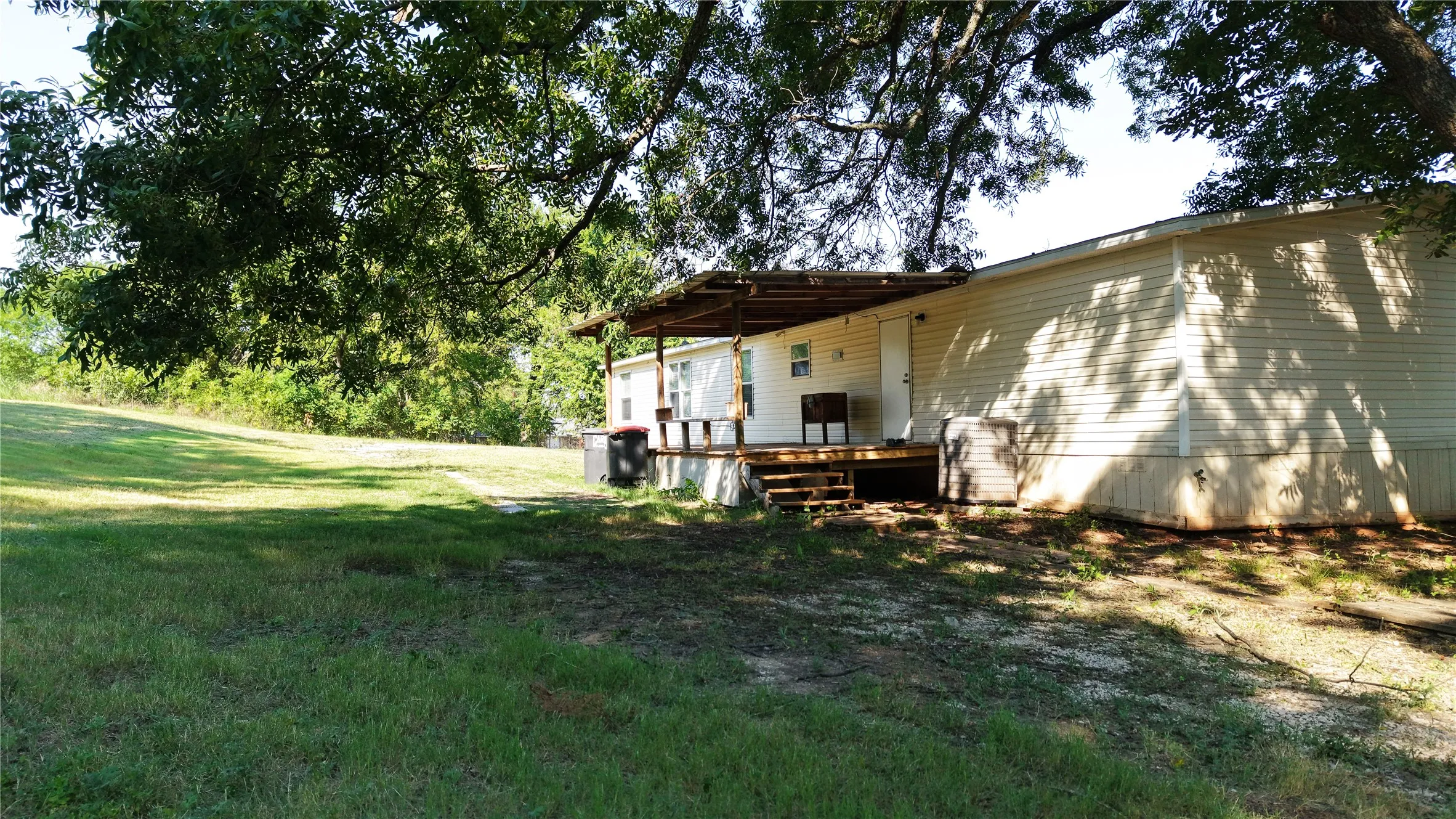 Manufactured Home For Sale in Collin County , 9710 E Fork Circle, Anna, Texas 75409, 4 Bedroom, 2 Bathroom, Garage spaces, 1,872 Sqft, built in 2016, mls#21352179, Real Estate Agent in Anna, Homes For Sale in Collin county, Homes For Sale in Anna, Realtor in Anna Texas, Real Estate Brokerage Independent Realty Texas, Luminita Cordes Realtor