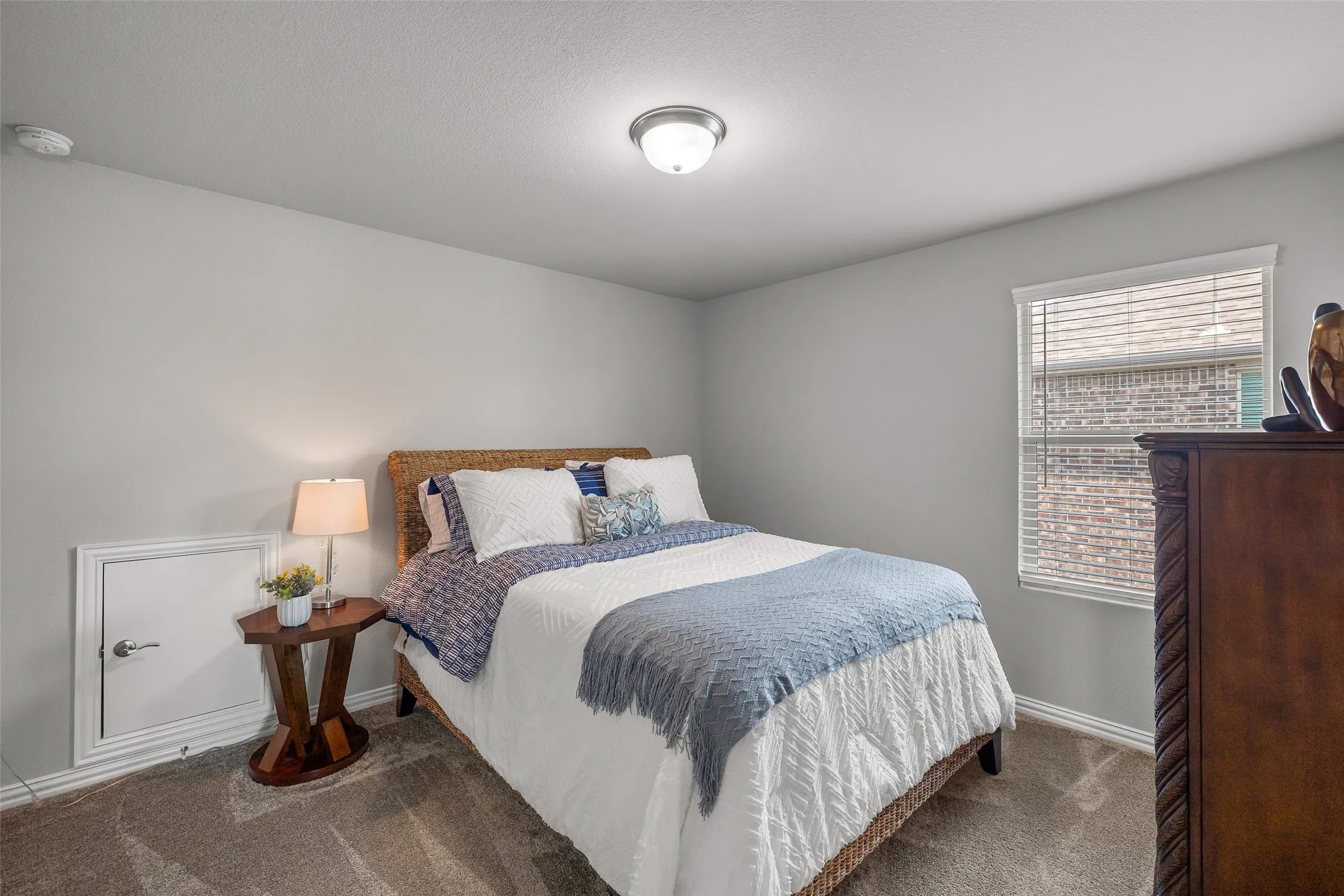 Single Family Residence For Sale in Tarrant County , 10101 Lakemont, Fort Worth, Texas 76131, 4 Bedroom, 4 Bathroom, 2 Garage spaces, 3,100 Sqft, built in 2021, mls#21354379, Real Estate Agent in Fort Worth, Homes For Sale in Tarrant county, Homes For Sale in Fort Worth, Realtor in Fort Worth Texas, Real Estate Brokerage Independent Realty Texas, Luminita Cordes Realtor