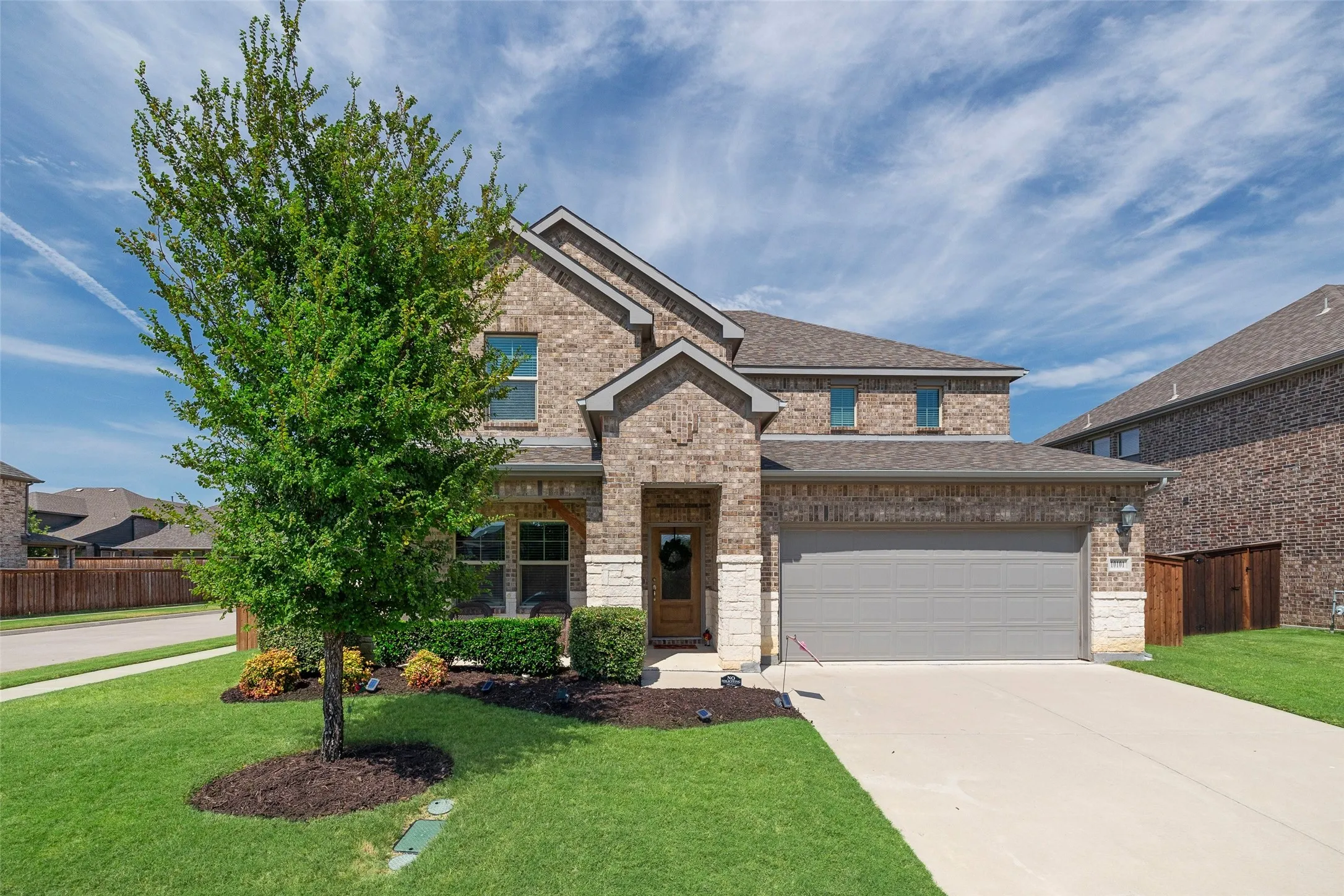 Single Family Residence For Sale in Tarrant County , 10101 Lakemont, Fort Worth, Texas 76131, 4 Bedroom, 4 Bathroom, 2 Garage spaces, 3,100 Sqft, built in 2021, mls#21354379, Real Estate Agent in Fort Worth, Homes For Sale in Tarrant county, Homes For Sale in Fort Worth, Realtor in Fort Worth Texas, Real Estate Brokerage Independent Realty Texas, Luminita Cordes Realtor