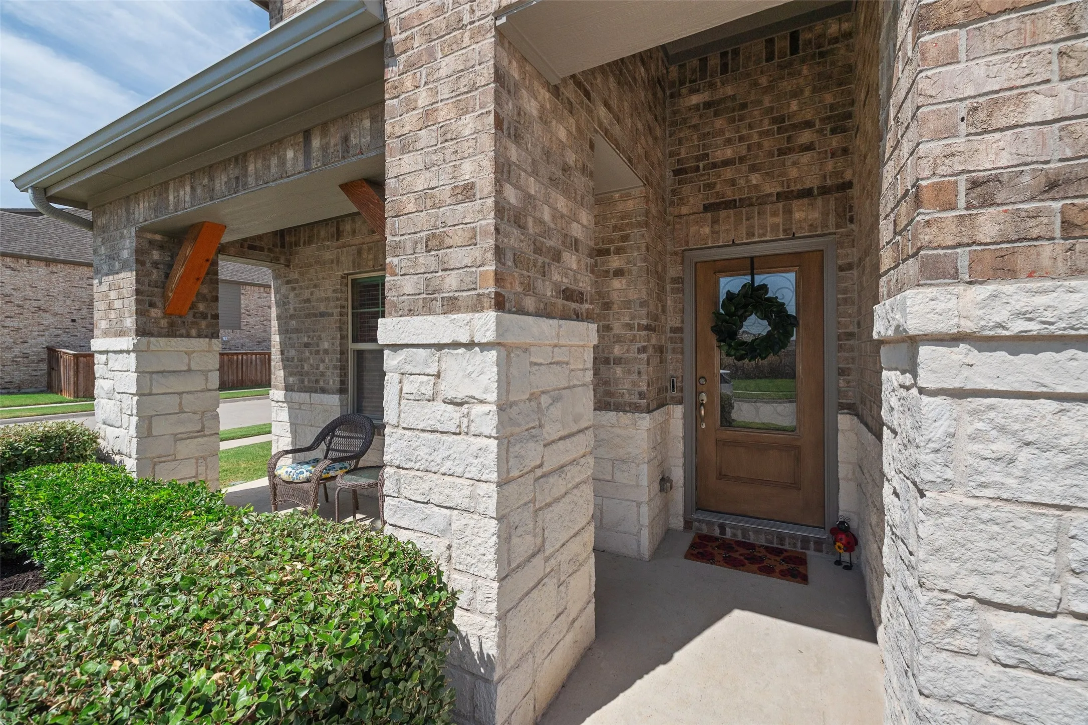 Single Family Residence For Sale in Tarrant County , 10101 Lakemont, Fort Worth, Texas 76131, 4 Bedroom, 4 Bathroom, 2 Garage spaces, 3,100 Sqft, built in 2021, mls#21354379, Real Estate Agent in Fort Worth, Homes For Sale in Tarrant county, Homes For Sale in Fort Worth, Realtor in Fort Worth Texas, Real Estate Brokerage Independent Realty Texas, Luminita Cordes Realtor