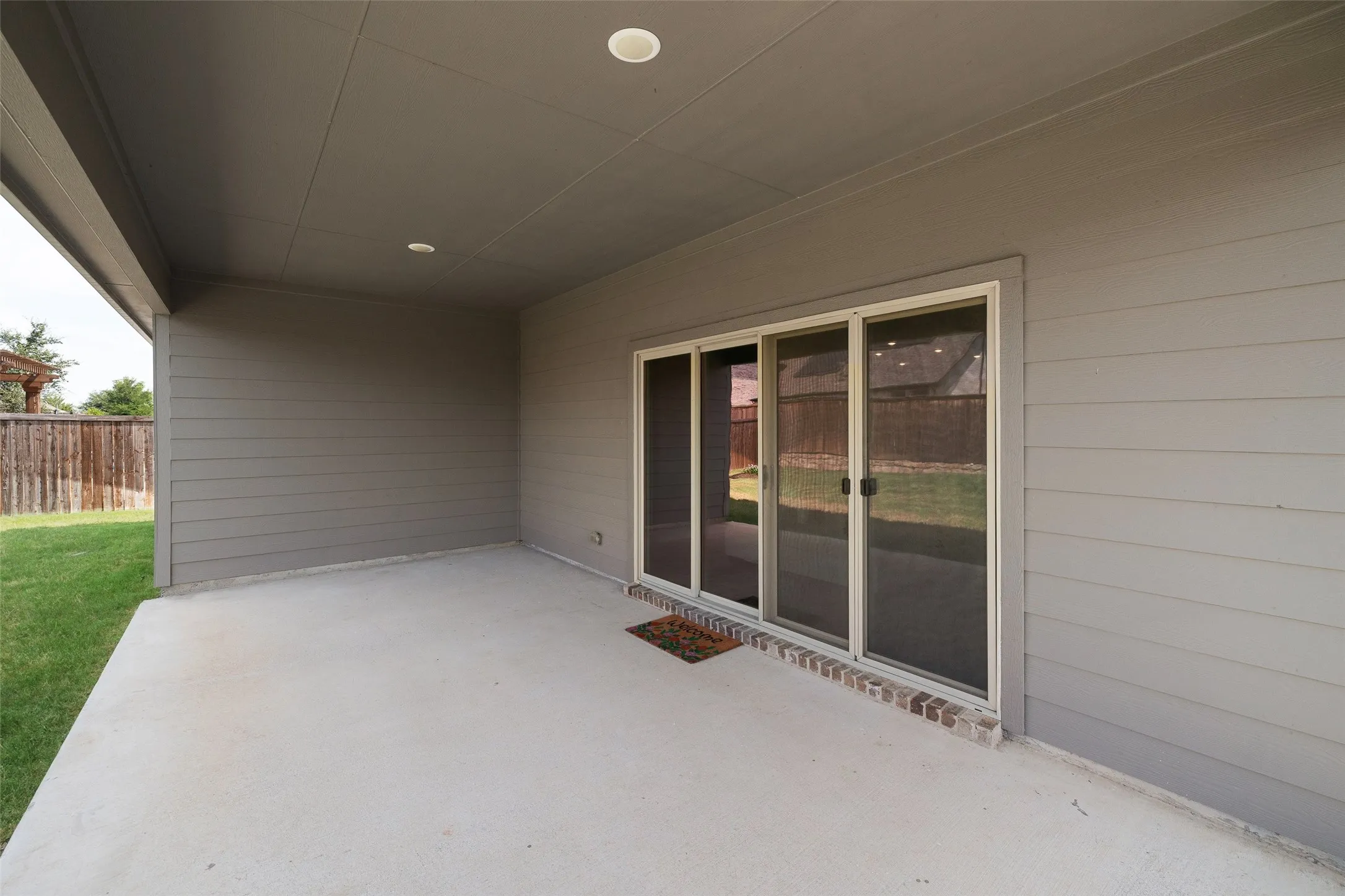 Single Family Residence For Sale in Tarrant County , 10101 Lakemont, Fort Worth, Texas 76131, 4 Bedroom, 4 Bathroom, 2 Garage spaces, 3,100 Sqft, built in 2021, mls#21354379, Real Estate Agent in Fort Worth, Homes For Sale in Tarrant county, Homes For Sale in Fort Worth, Realtor in Fort Worth Texas, Real Estate Brokerage Independent Realty Texas, Luminita Cordes Realtor