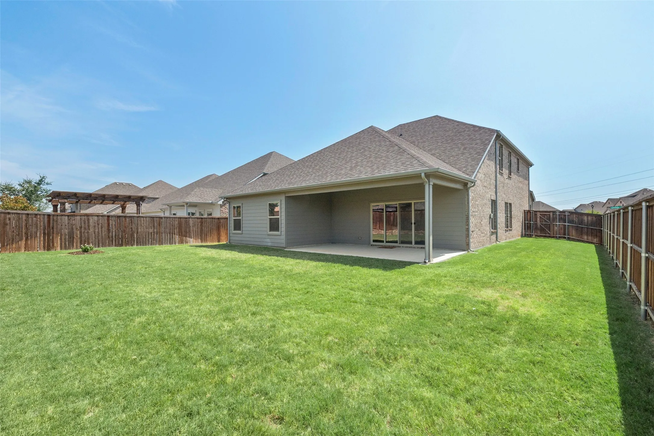 Single Family Residence For Sale in Tarrant County , 10101 Lakemont, Fort Worth, Texas 76131, 4 Bedroom, 4 Bathroom, 2 Garage spaces, 3,100 Sqft, built in 2021, mls#21354379, Real Estate Agent in Fort Worth, Homes For Sale in Tarrant county, Homes For Sale in Fort Worth, Realtor in Fort Worth Texas, Real Estate Brokerage Independent Realty Texas, Luminita Cordes Realtor