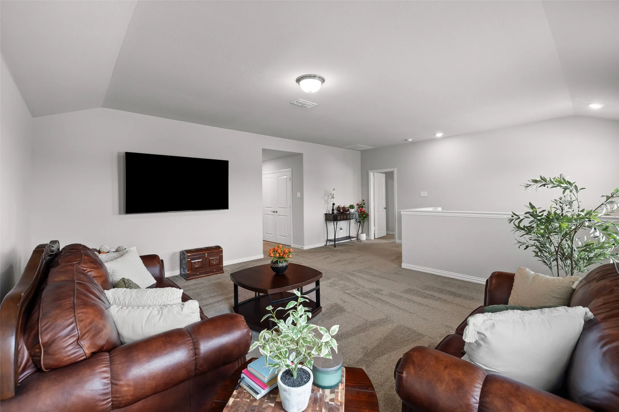 Single Family Residence For Sale in Tarrant County , 10101 Lakemont, Fort Worth, Texas 76131, 4 Bedroom, 4 Bathroom, 2 Garage spaces, 3,100 Sqft, built in 2021, mls#21354379, Real Estate Agent in Fort Worth, Homes For Sale in Tarrant county, Homes For Sale in Fort Worth, Realtor in Fort Worth Texas, Real Estate Brokerage Independent Realty Texas, Luminita Cordes Realtor