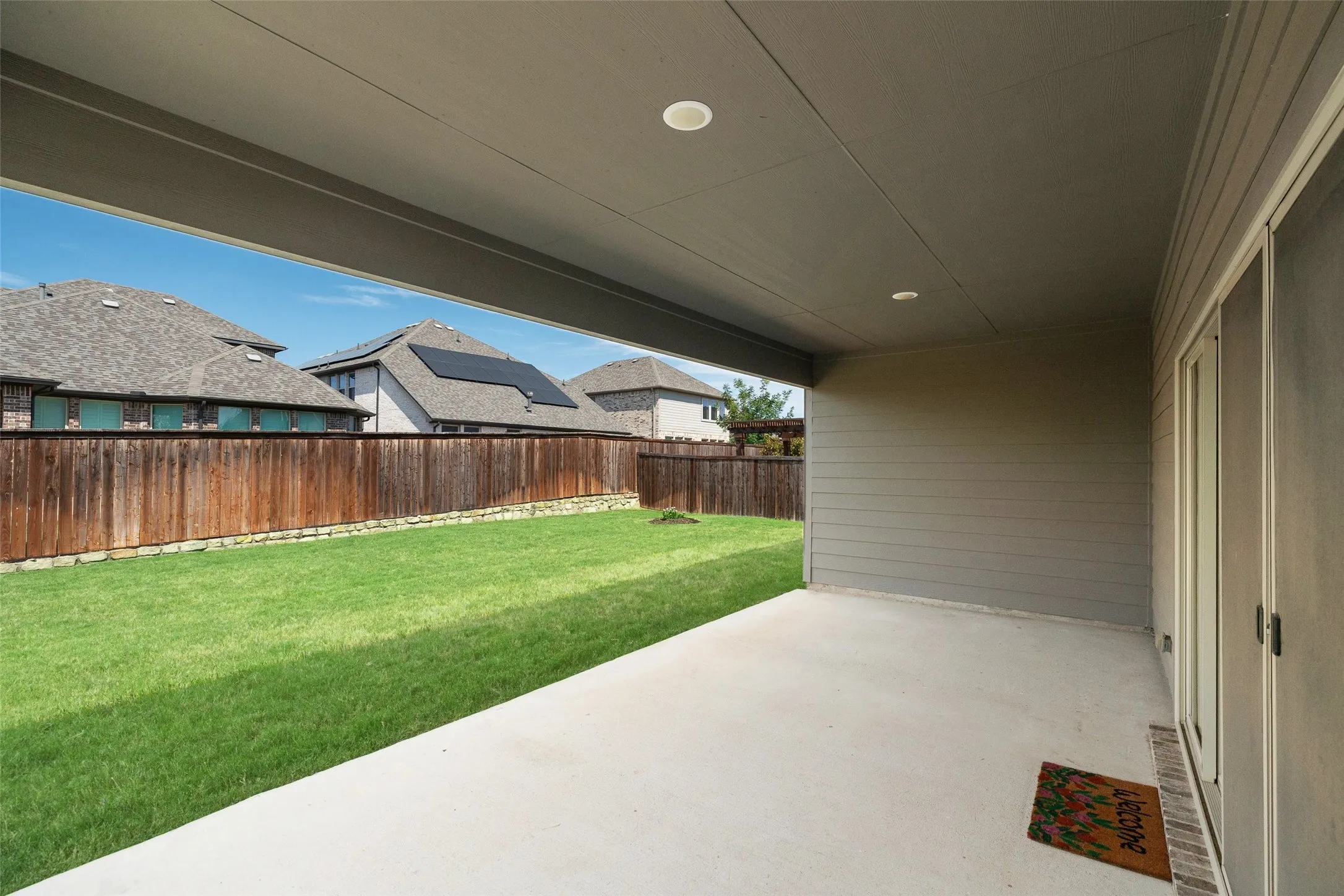 Single Family Residence For Sale in Tarrant County , 10101 Lakemont, Fort Worth, Texas 76131, 4 Bedroom, 4 Bathroom, 2 Garage spaces, 3,100 Sqft, built in 2021, mls#21354379, Real Estate Agent in Fort Worth, Homes For Sale in Tarrant county, Homes For Sale in Fort Worth, Realtor in Fort Worth Texas, Real Estate Brokerage Independent Realty Texas, Luminita Cordes Realtor