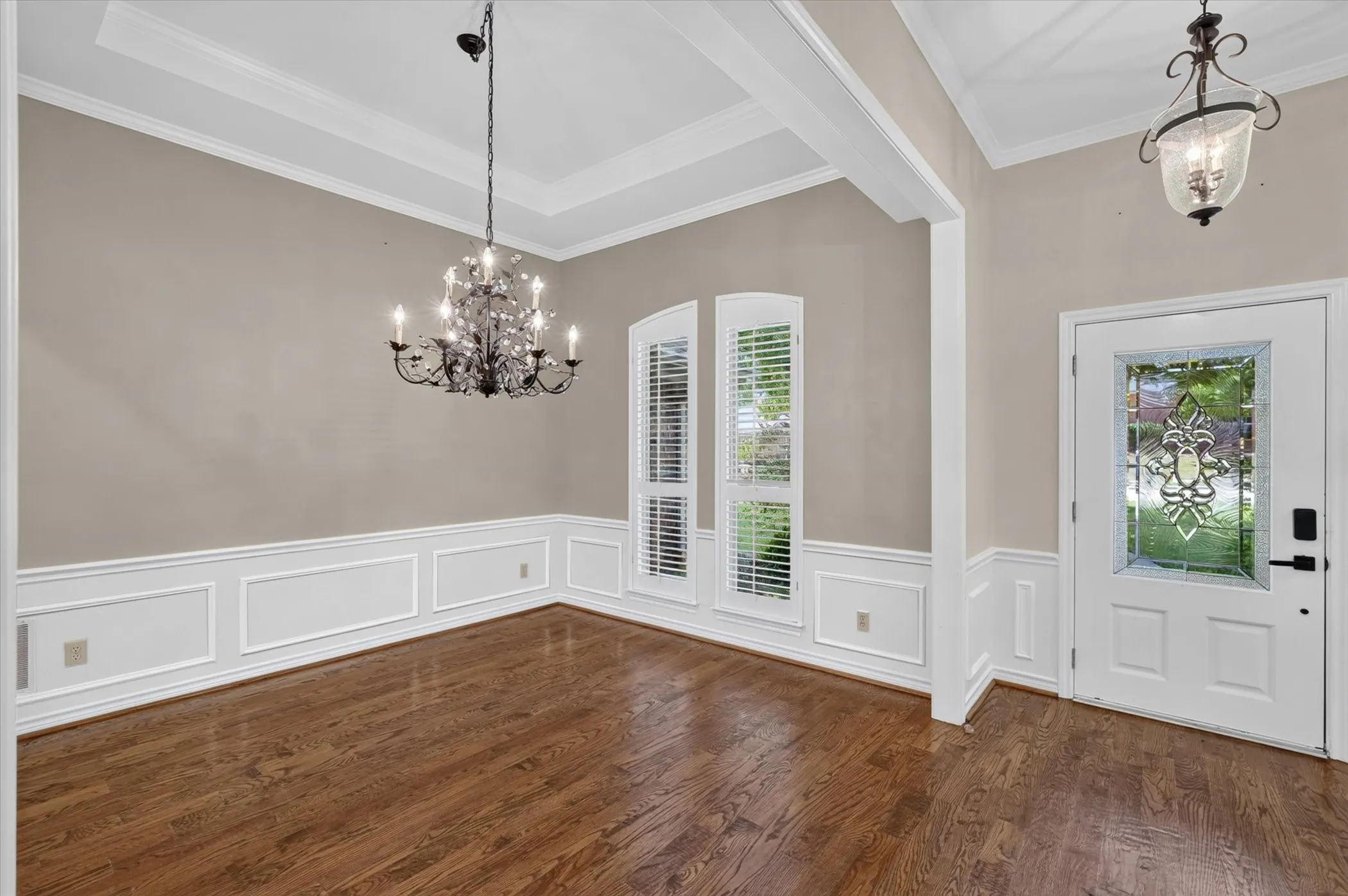 Single Family Residence For Sale in Collin County , 2132 Donna Drive, Plano, Texas 75074, 3 Bedroom, 3 Bathroom, 2 Garage spaces, 2,438 Sqft, built in 1987, mls#21353973, Real Estate Agent in Plano, Homes For Sale in Collin county, Homes For Sale in Plano, Realtor in Plano Texas, Real Estate Brokerage Independent Realty Texas, Luminita Cordes Realtor