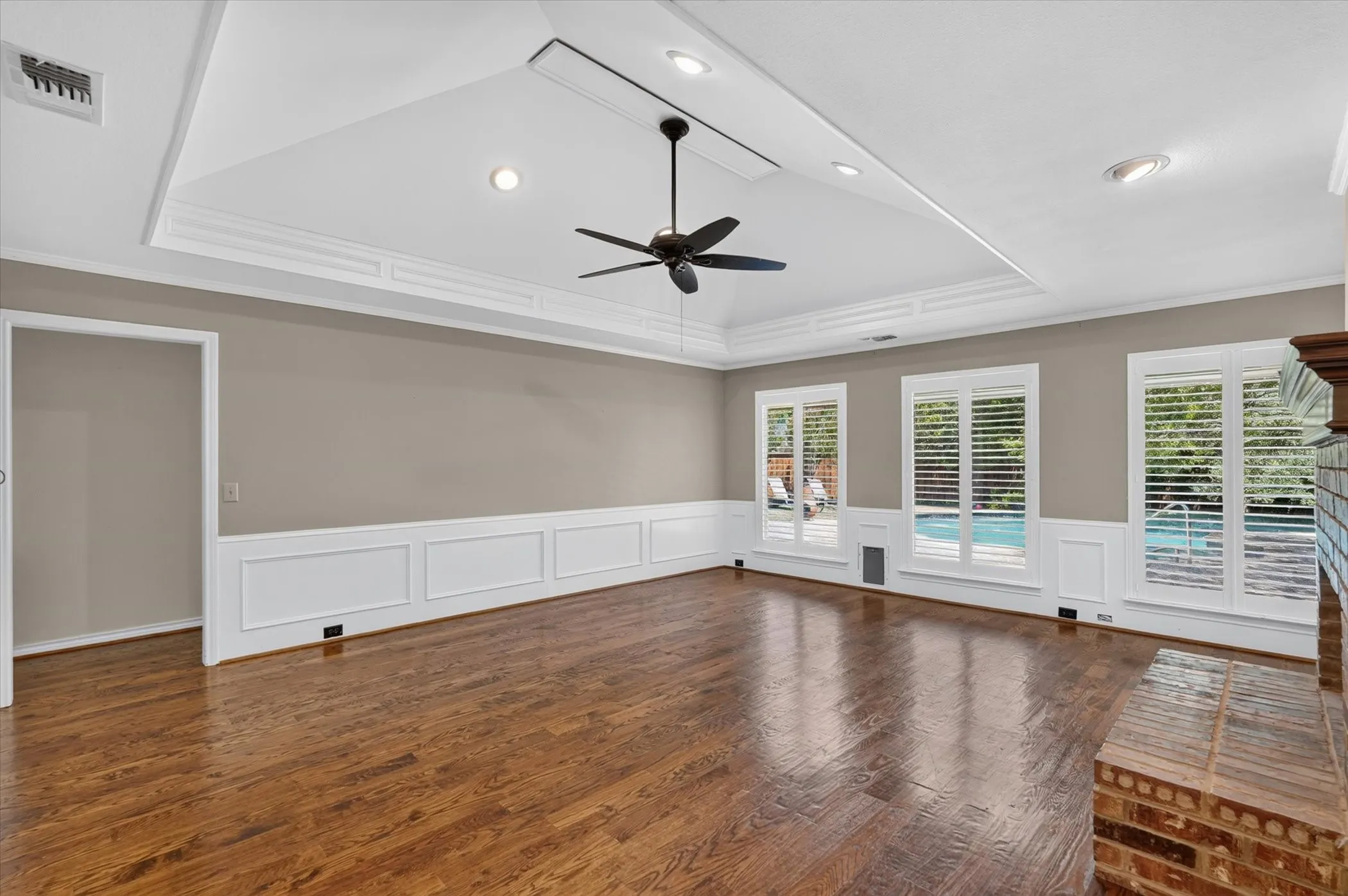 Single Family Residence For Sale in Collin County , 2132 Donna Drive, Plano, Texas 75074, 3 Bedroom, 3 Bathroom, 2 Garage spaces, 2,438 Sqft, built in 1987, mls#21353973, Real Estate Agent in Plano, Homes For Sale in Collin county, Homes For Sale in Plano, Realtor in Plano Texas, Real Estate Brokerage Independent Realty Texas, Luminita Cordes Realtor