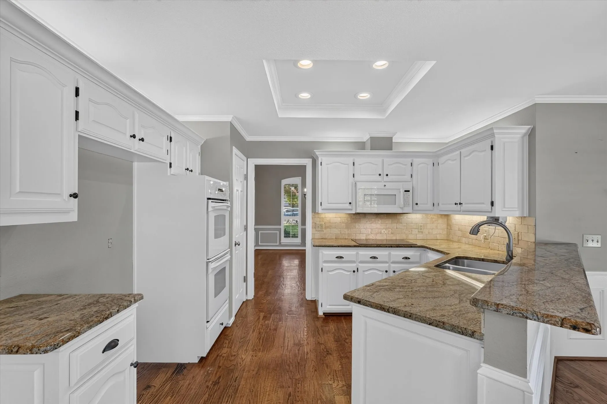 Single Family Residence For Sale in Collin County , 2132 Donna Drive, Plano, Texas 75074, 3 Bedroom, 3 Bathroom, 2 Garage spaces, 2,438 Sqft, built in 1987, mls#21353973, Real Estate Agent in Plano, Homes For Sale in Collin county, Homes For Sale in Plano, Realtor in Plano Texas, Real Estate Brokerage Independent Realty Texas, Luminita Cordes Realtor