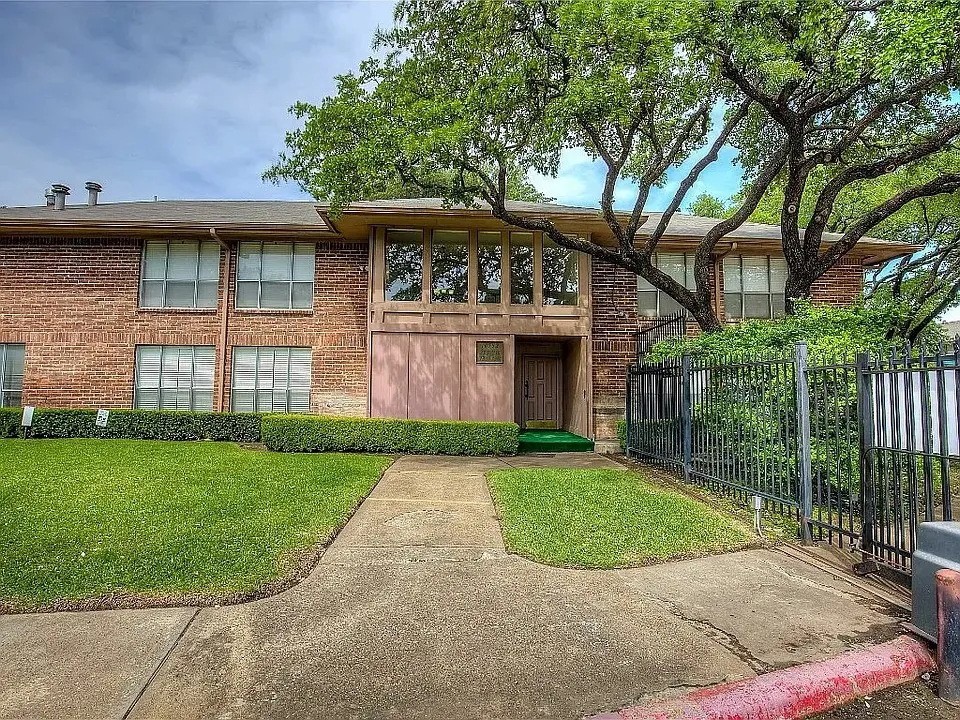 Apartment For Rent in Dallas County , 10552 High Hollows Drive 136, Dallas, Texas 75230, 1 Bedroom, 1 Bathroom, Garage spaces, 740 Sqft, built in 1970, mls#21352411, Real Estate Agent in Dallas, Homes For Rent in Dallas county, Homes For Rent in Dallas, Realtor in Dallas Texas, Real Estate Brokerage Independent Realty Texas, Luminita Cordes Realtor