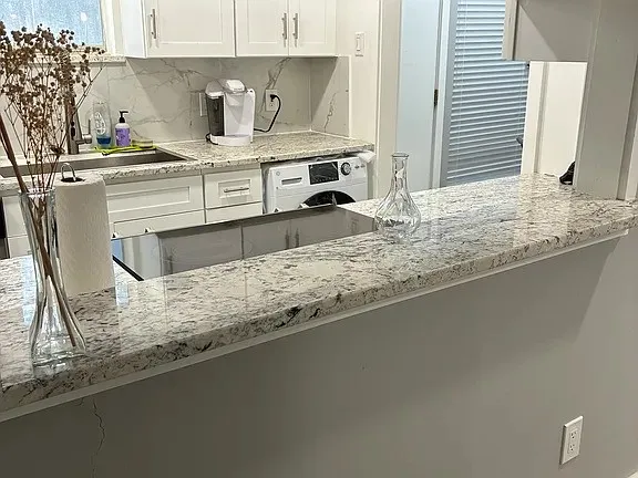 Apartment For Rent in Dallas County , 10552 High Hollows Drive 136, Dallas, Texas 75230, 1 Bedroom, 1 Bathroom, Garage spaces, 740 Sqft, built in 1970, mls#21352411, Real Estate Agent in Dallas, Homes For Rent in Dallas county, Homes For Rent in Dallas, Realtor in Dallas Texas, Real Estate Brokerage Independent Realty Texas, Luminita Cordes Realtor