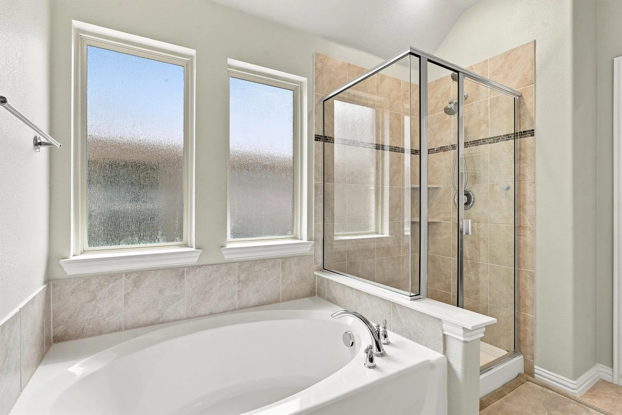 Single Family Residence For Sale in Denton County , 405 Bird Creek Drive, Little Elm, Texas 75068, 3 Bedroom, 2 Bathroom, 2 Garage spaces, 1,713 Sqft, built in 2018, mls#21349779, Real Estate Agent in Little Elm, Homes For Sale in Denton county, Homes For Sale in Little Elm, Realtor in Little Elm Texas, Real Estate Brokerage Independent Realty Texas, Luminita Cordes Realtor