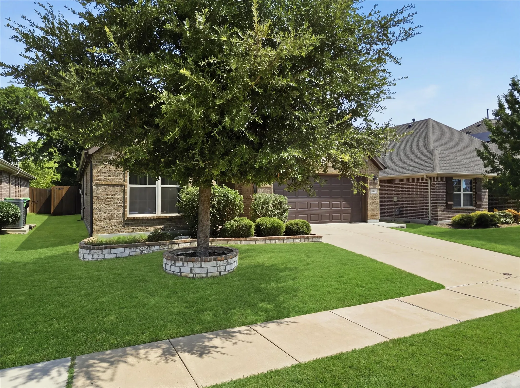 Single Family Residence For Sale in Denton County , 405 Bird Creek Drive, Little Elm, Texas 75068, 3 Bedroom, 2 Bathroom, 2 Garage spaces, 1,713 Sqft, built in 2018, mls#21349779, Real Estate Agent in Little Elm, Homes For Sale in Denton county, Homes For Sale in Little Elm, Realtor in Little Elm Texas, Real Estate Brokerage Independent Realty Texas, Luminita Cordes Realtor