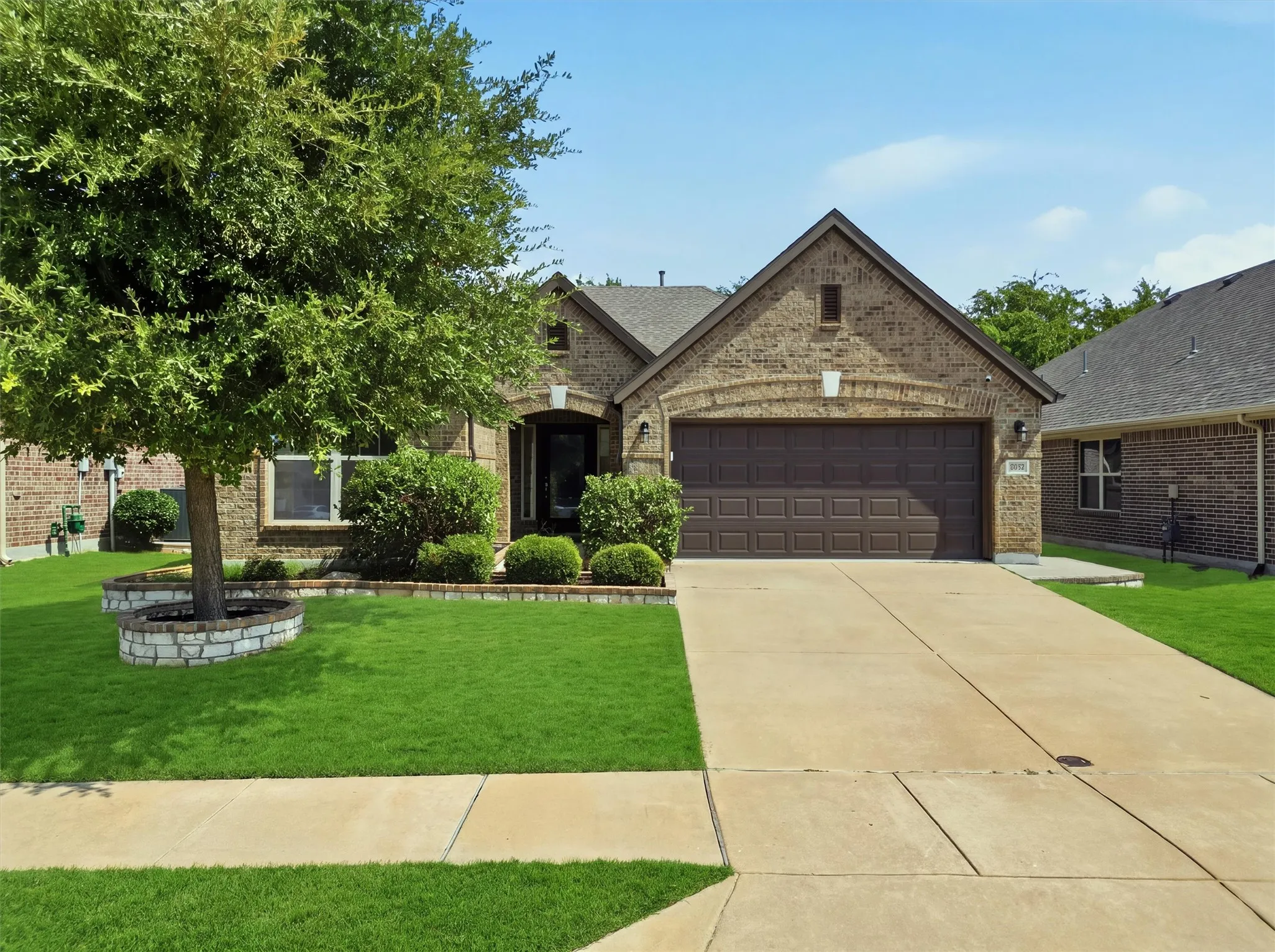 Single Family Residence For Sale in Denton County , 405 Bird Creek Drive, Little Elm, Texas 75068, 3 Bedroom, 2 Bathroom, 2 Garage spaces, 1,713 Sqft, built in 2018, mls#21349779, Real Estate Agent in Little Elm, Homes For Sale in Denton county, Homes For Sale in Little Elm, Realtor in Little Elm Texas, Real Estate Brokerage Independent Realty Texas, Luminita Cordes Realtor