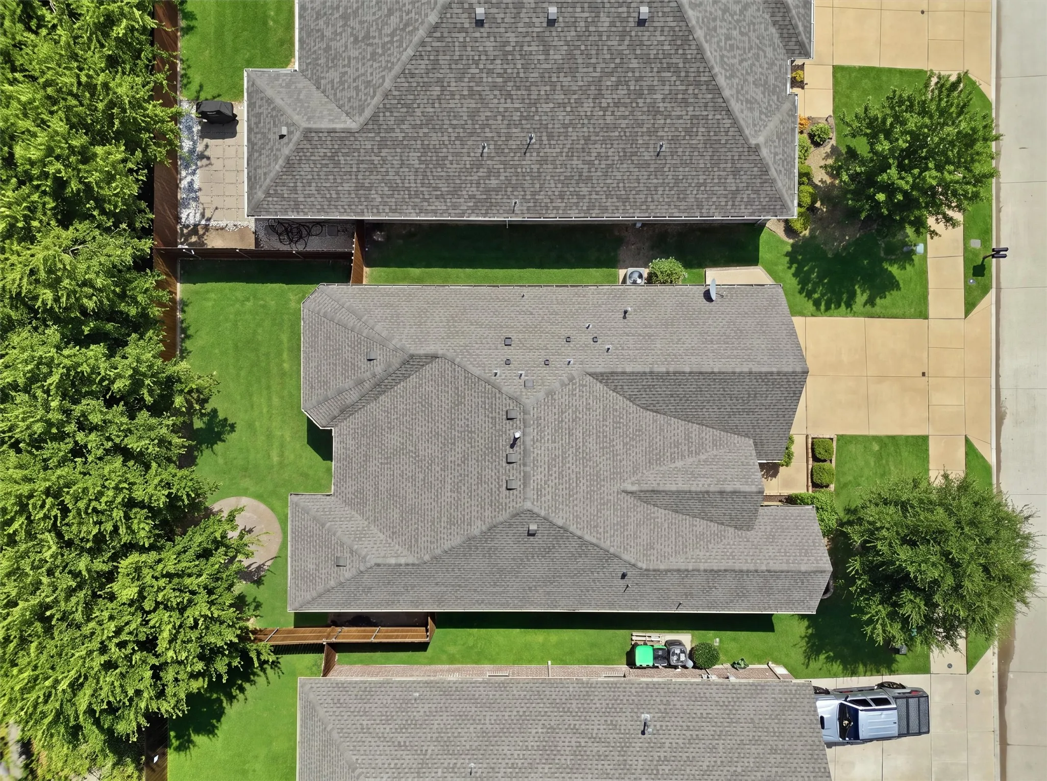 Single Family Residence For Sale in Denton County , 405 Bird Creek Drive, Little Elm, Texas 75068, 3 Bedroom, 2 Bathroom, 2 Garage spaces, 1,713 Sqft, built in 2018, mls#21349779, Real Estate Agent in Little Elm, Homes For Sale in Denton county, Homes For Sale in Little Elm, Realtor in Little Elm Texas, Real Estate Brokerage Independent Realty Texas, Luminita Cordes Realtor