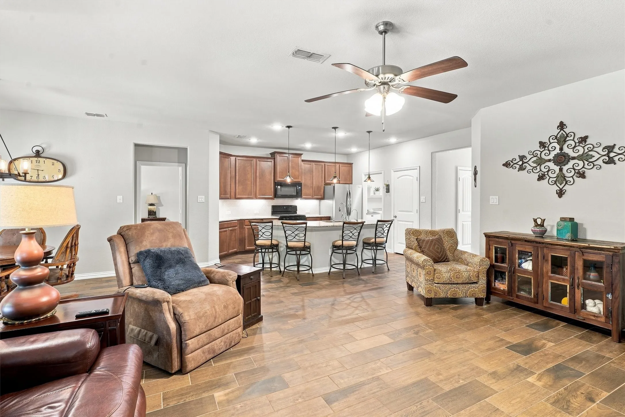 Single Family Residence For Sale in Denton County , 405 Bird Creek Drive, Little Elm, Texas 75068, 3 Bedroom, 2 Bathroom, 2 Garage spaces, 1,713 Sqft, built in 2018, mls#21349779, Real Estate Agent in Little Elm, Homes For Sale in Denton county, Homes For Sale in Little Elm, Realtor in Little Elm Texas, Real Estate Brokerage Independent Realty Texas, Luminita Cordes Realtor