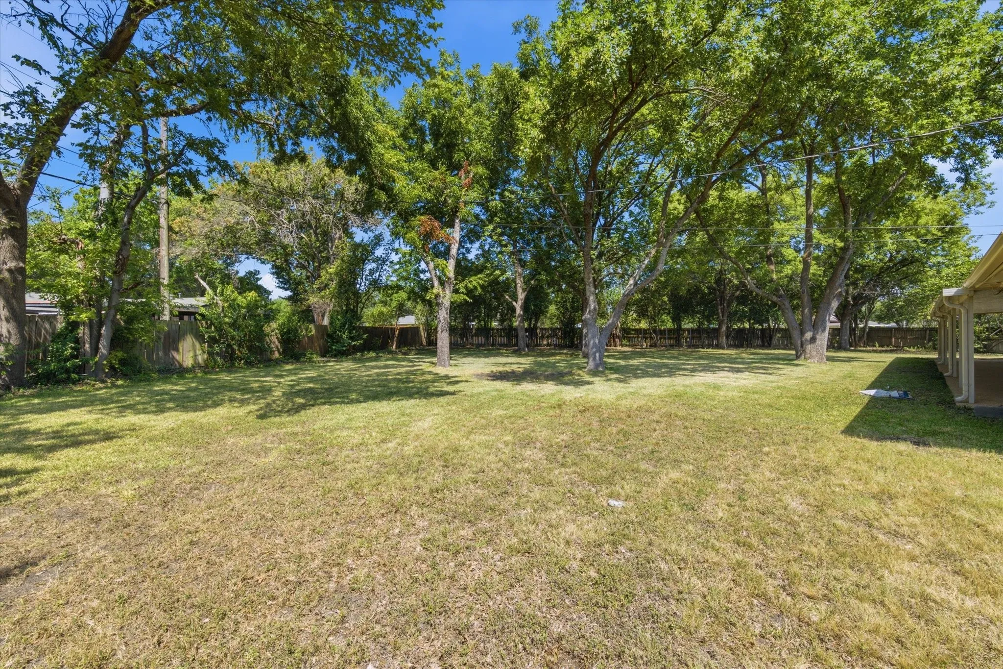 Single Family Residence For Sale in Mc Lennan County , 5709 Silver Lake Circle, Waco, Texas 76710, 4 Bedroom, 3 Bathroom, Garage spaces, 2,673 Sqft, built in 1969, mls#21354382, Real Estate Agent in Waco, Homes For Sale in Mc Lennan county, Homes For Sale in Waco, Realtor in Waco Texas, Real Estate Brokerage Independent Realty Texas, Luminita Cordes Realtor