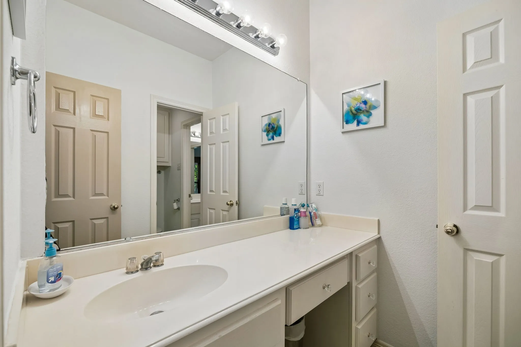 Single Family Residence For Sale in Dallas County , 908 Trailwood Court, Cedar Hill, Texas 75104, 4 Bedroom, 4 Bathroom, 3 Garage spaces, 3,474 Sqft, built in 1994, mls#21354454, Real Estate Agent in Cedar Hill, Homes For Sale in Dallas county, Homes For Sale in Cedar Hill, Realtor in Cedar Hill Texas, Real Estate Brokerage Independent Realty Texas, Luminita Cordes Realtor
