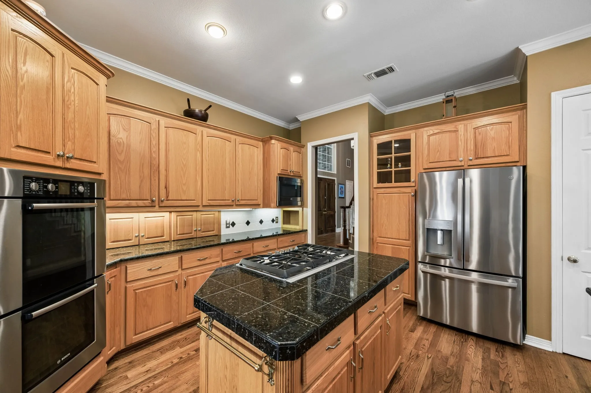 Single Family Residence For Sale in Dallas County , 908 Trailwood Court, Cedar Hill, Texas 75104, 4 Bedroom, 4 Bathroom, 3 Garage spaces, 3,474 Sqft, built in 1994, mls#21354454, Real Estate Agent in Cedar Hill, Homes For Sale in Dallas county, Homes For Sale in Cedar Hill, Realtor in Cedar Hill Texas, Real Estate Brokerage Independent Realty Texas, Luminita Cordes Realtor