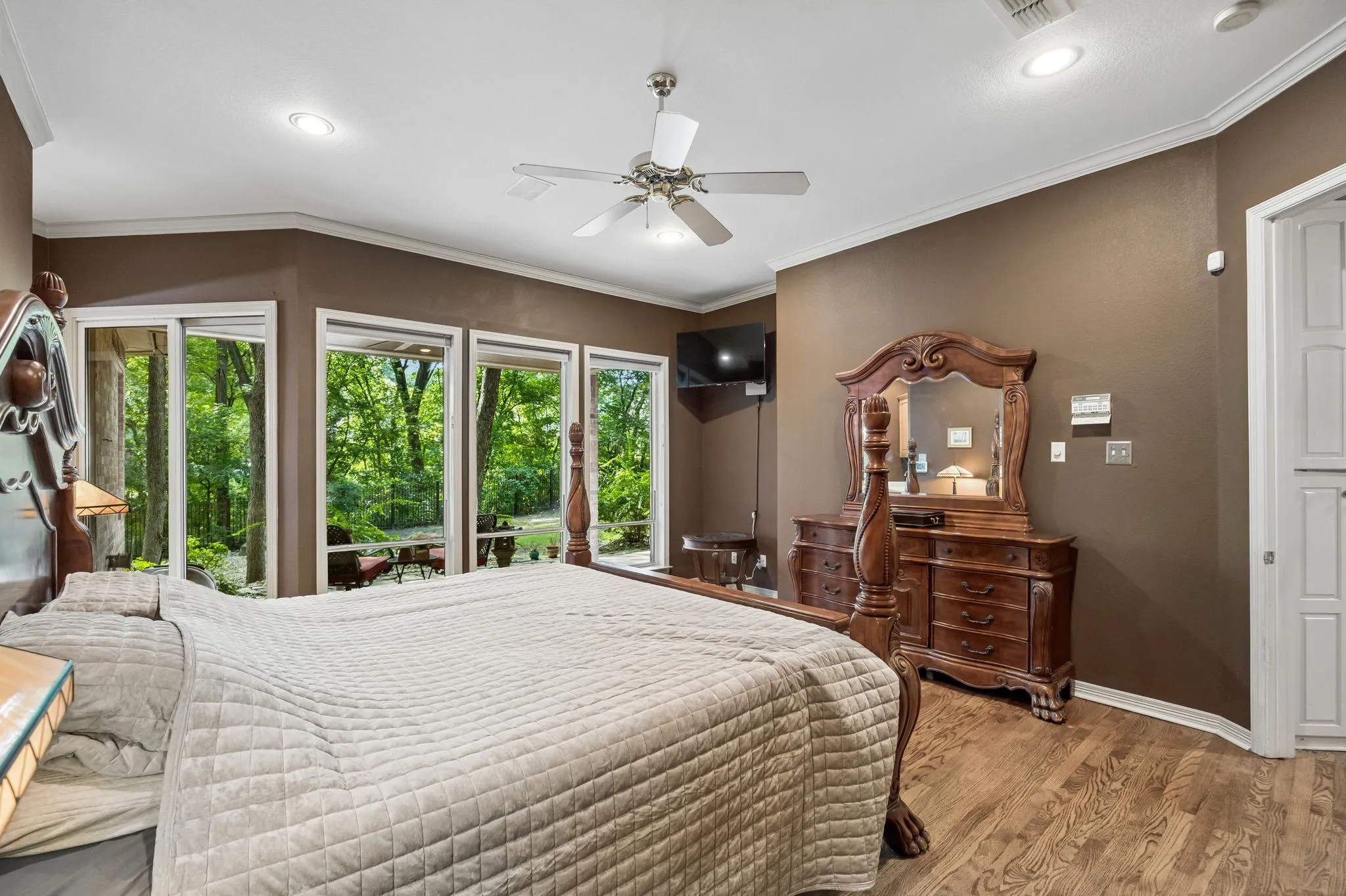 Single Family Residence For Sale in Dallas County , 908 Trailwood Court, Cedar Hill, Texas 75104, 4 Bedroom, 4 Bathroom, 3 Garage spaces, 3,474 Sqft, built in 1994, mls#21354454, Real Estate Agent in Cedar Hill, Homes For Sale in Dallas county, Homes For Sale in Cedar Hill, Realtor in Cedar Hill Texas, Real Estate Brokerage Independent Realty Texas, Luminita Cordes Realtor