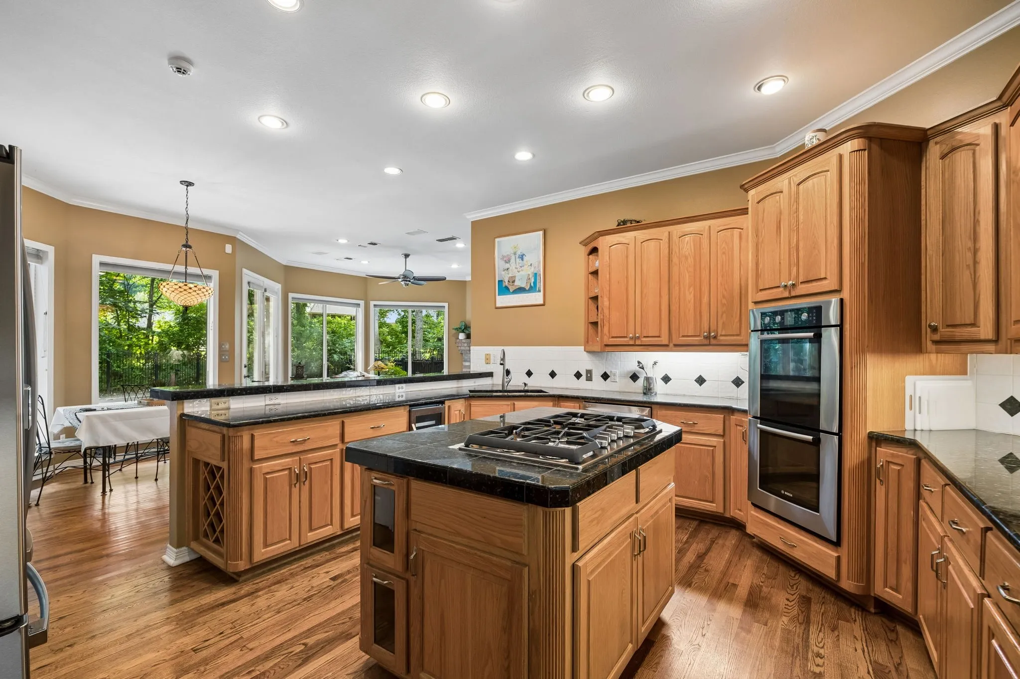 Single Family Residence For Sale in Dallas County , 908 Trailwood Court, Cedar Hill, Texas 75104, 4 Bedroom, 4 Bathroom, 3 Garage spaces, 3,474 Sqft, built in 1994, mls#21354454, Real Estate Agent in Cedar Hill, Homes For Sale in Dallas county, Homes For Sale in Cedar Hill, Realtor in Cedar Hill Texas, Real Estate Brokerage Independent Realty Texas, Luminita Cordes Realtor