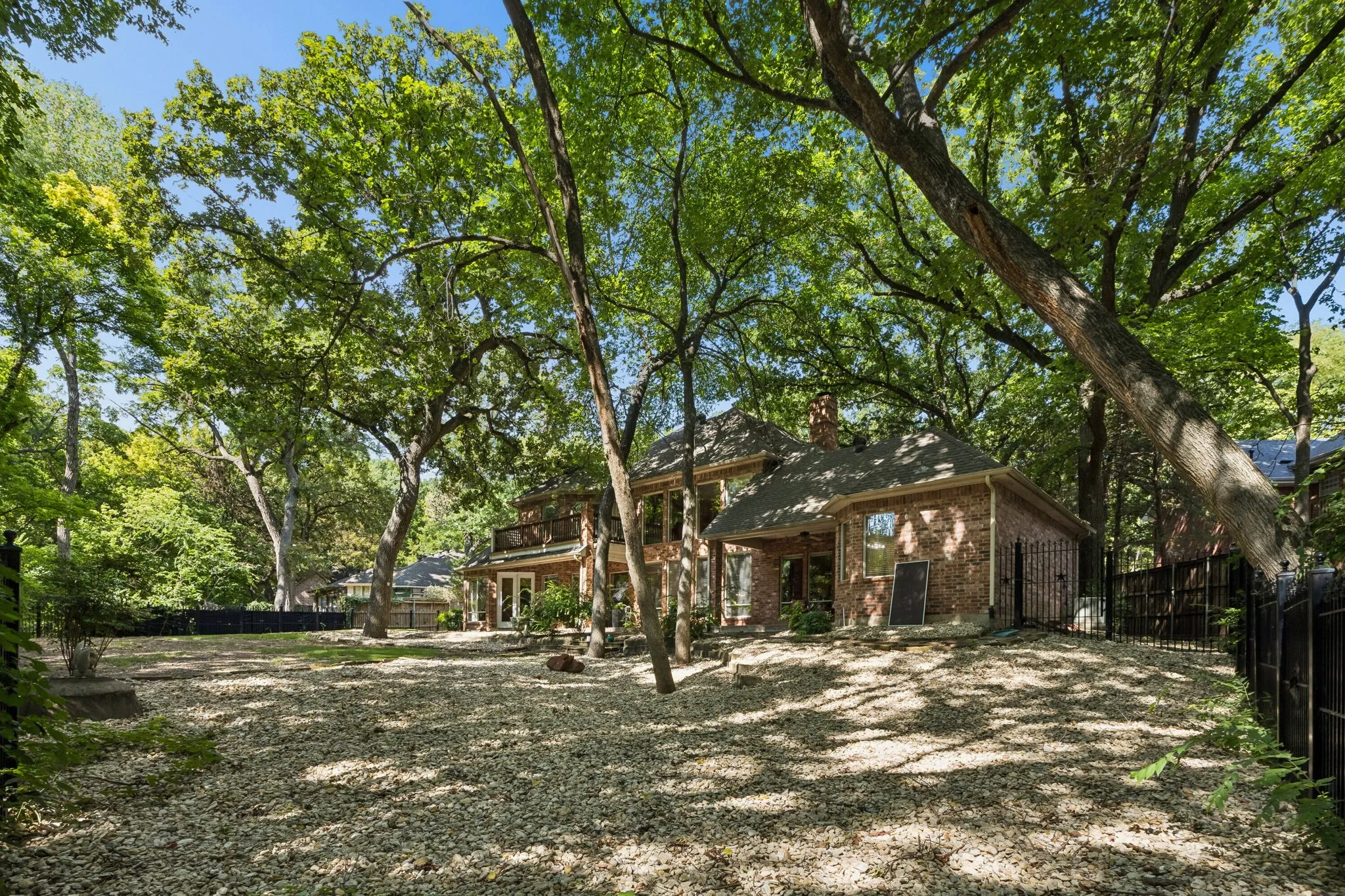 Single Family Residence For Sale in Dallas County , 908 Trailwood Court, Cedar Hill, Texas 75104, 4 Bedroom, 4 Bathroom, 3 Garage spaces, 3,474 Sqft, built in 1994, mls#21354454, Real Estate Agent in Cedar Hill, Homes For Sale in Dallas county, Homes For Sale in Cedar Hill, Realtor in Cedar Hill Texas, Real Estate Brokerage Independent Realty Texas, Luminita Cordes Realtor