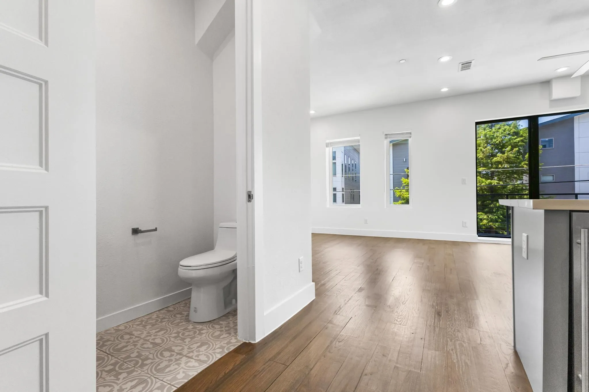 Condominium For Sale in Dallas County , 2450 N Garrett Avenue 14, Dallas, Texas 75206, 2 Bedroom, 3 Bathroom, 2 Garage spaces, 1,737 Sqft, built in 2019, mls#21354403, Real Estate Agent in Dallas, Homes For Sale in Dallas county, Homes For Sale in Dallas, Realtor in Dallas Texas, Real Estate Brokerage Independent Realty Texas, Luminita Cordes Realtor