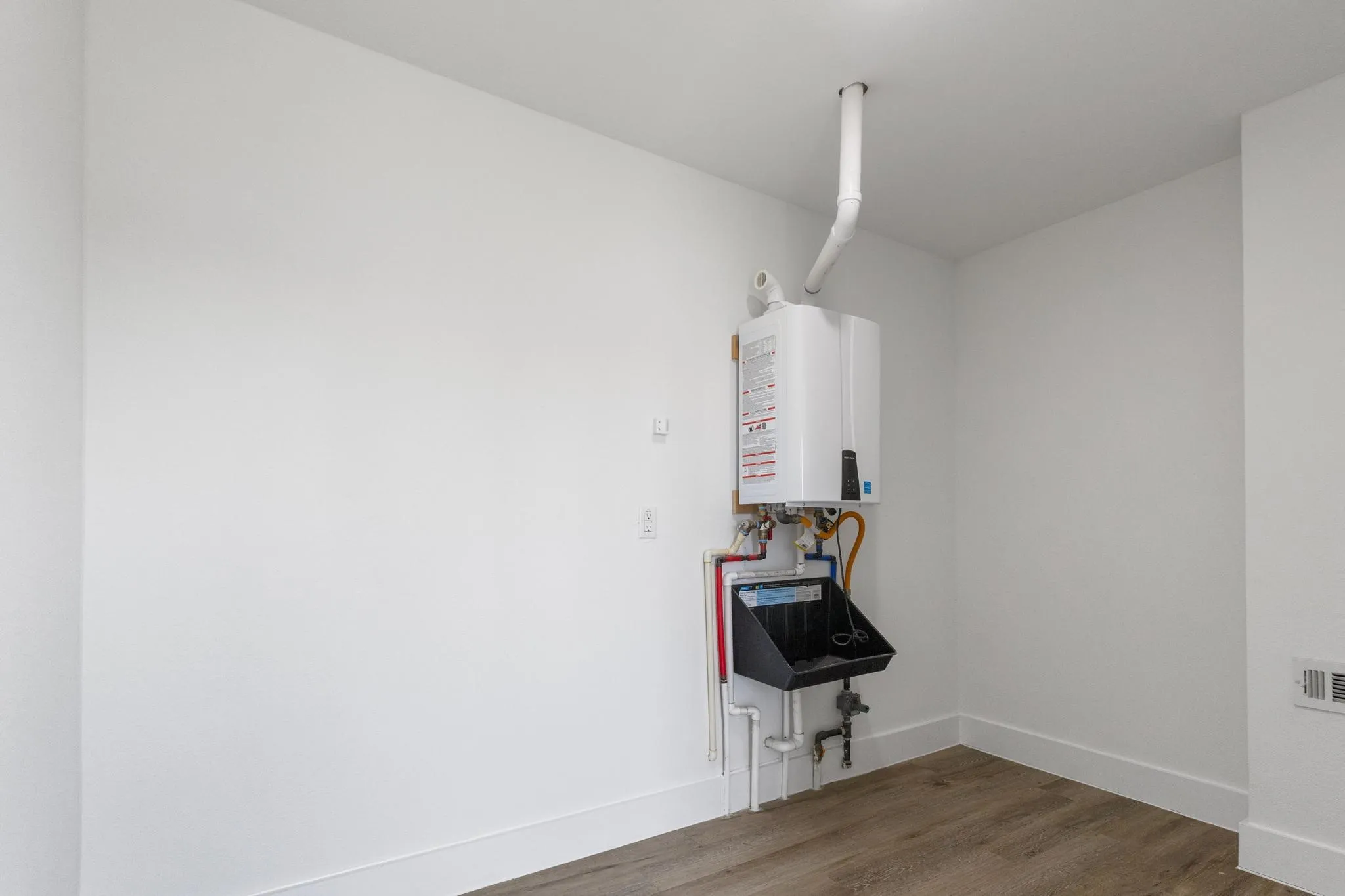 Condominium For Sale in Dallas County , 2450 N Garrett Avenue 14, Dallas, Texas 75206, 2 Bedroom, 3 Bathroom, 2 Garage spaces, 1,737 Sqft, built in 2019, mls#21354403, Real Estate Agent in Dallas, Homes For Sale in Dallas county, Homes For Sale in Dallas, Realtor in Dallas Texas, Real Estate Brokerage Independent Realty Texas, Luminita Cordes Realtor
