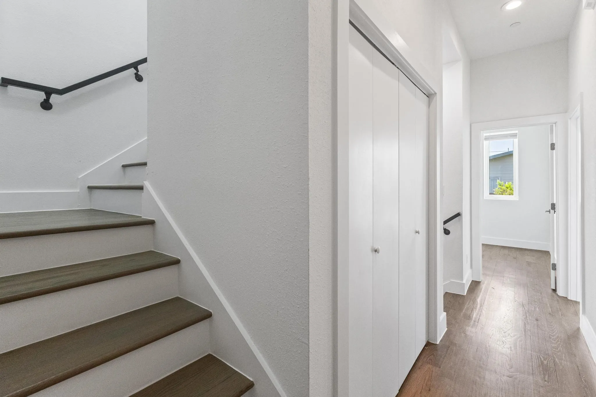 Condominium For Sale in Dallas County , 2450 N Garrett Avenue 14, Dallas, Texas 75206, 2 Bedroom, 3 Bathroom, 2 Garage spaces, 1,737 Sqft, built in 2019, mls#21354403, Real Estate Agent in Dallas, Homes For Sale in Dallas county, Homes For Sale in Dallas, Realtor in Dallas Texas, Real Estate Brokerage Independent Realty Texas, Luminita Cordes Realtor