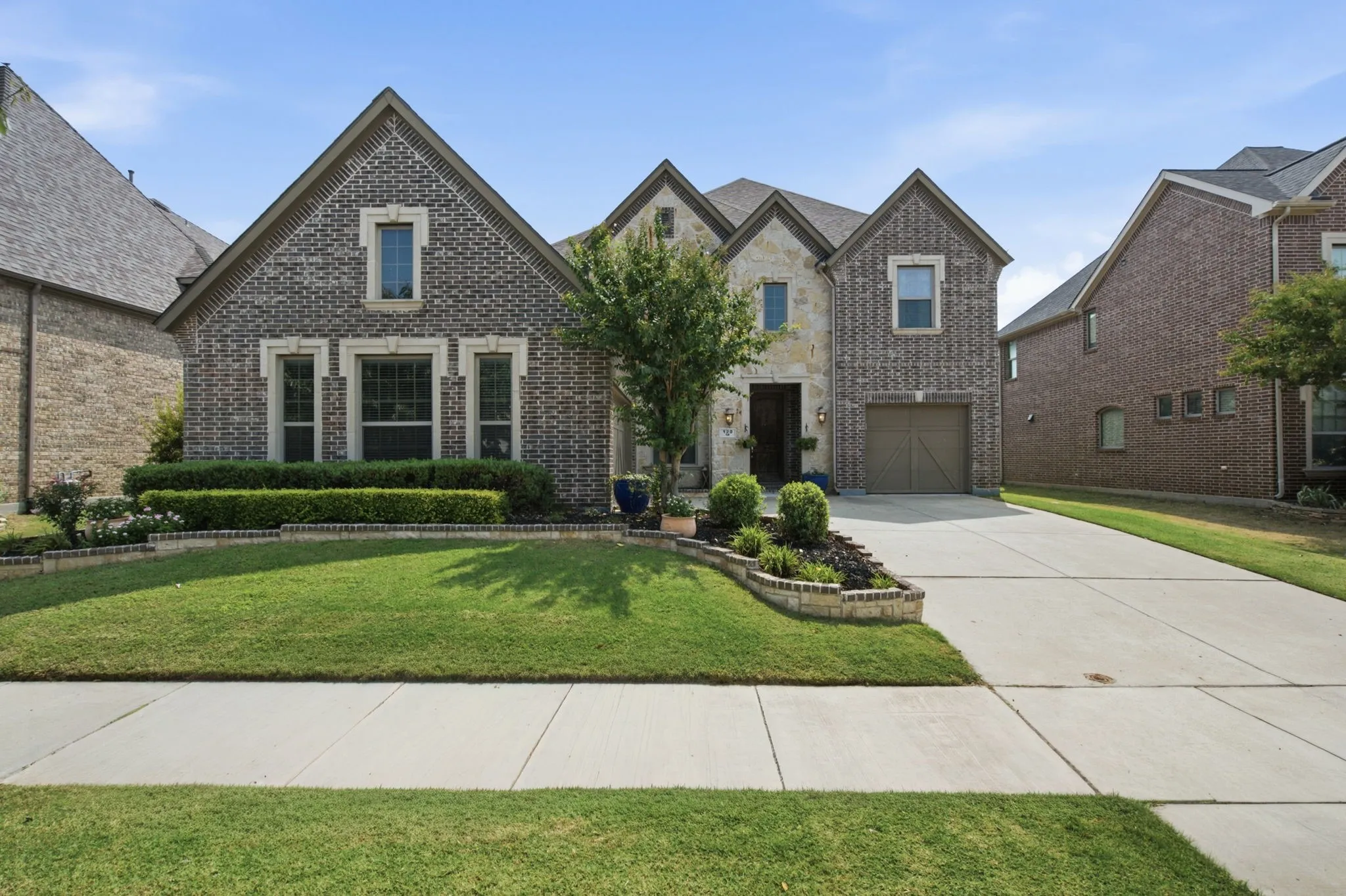 Single Family Residence For Sale in Denton County , 120 Sunrise Drive, Argyle, Texas 76226, 4 Bedroom, 4 Bathroom, 3 Garage spaces, 4,037 Sqft, built in 2013, mls#21348626, Real Estate Agent in Argyle, Homes For Sale in Denton county, Homes For Sale in Argyle, Realtor in Argyle Texas, Real Estate Brokerage Independent Realty Texas, Luminita Cordes Realtor