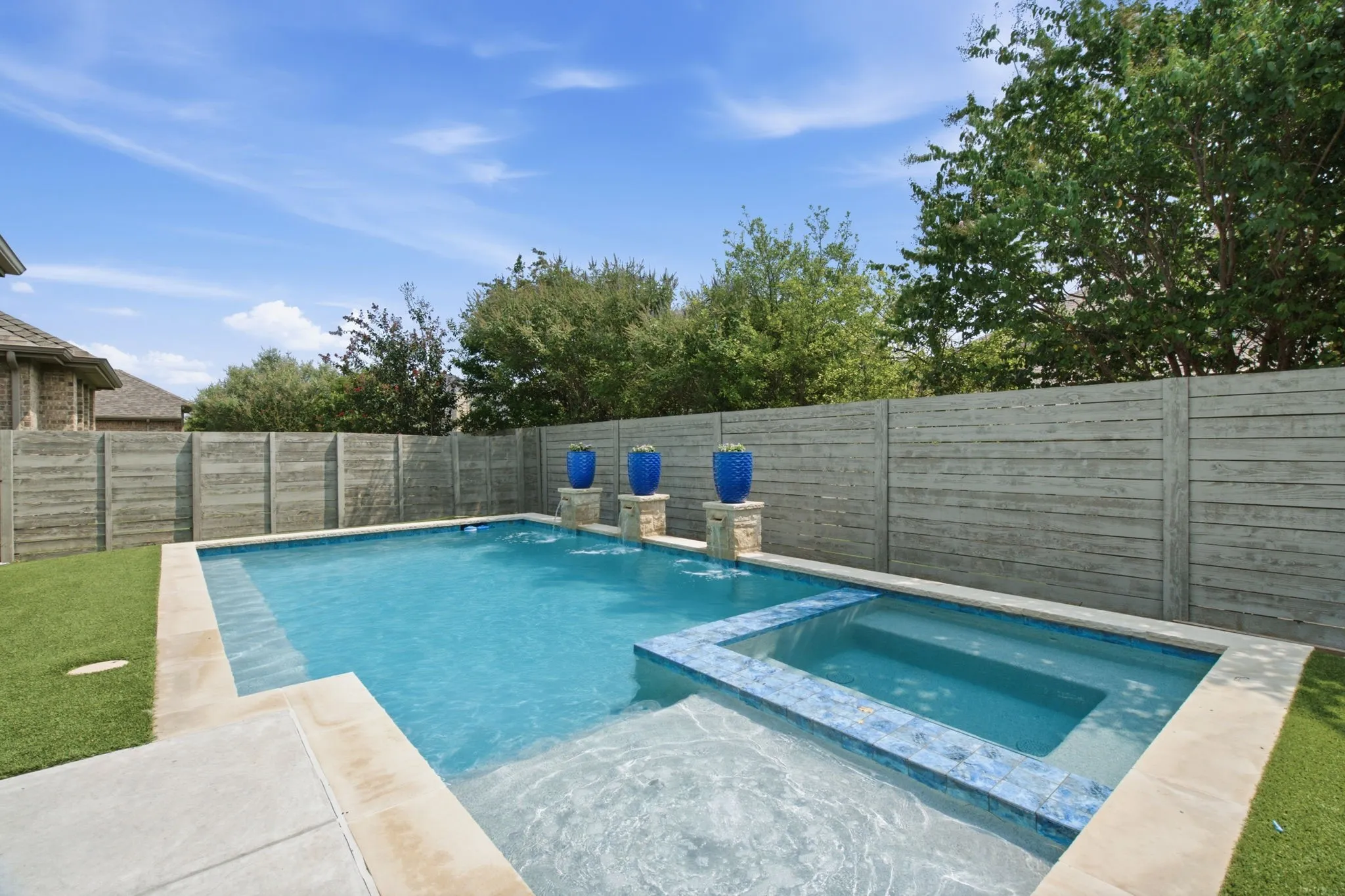 Spa and shallow entrance great for little ones or pets to cool off