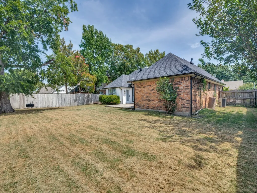 Single Family Residence For Sale in Dallas County , 8421 Liberty Lane, Rowlett, Texas 75089, 3 Bedroom, 2 Bathroom, 1 Garage spaces, 1,736 Sqft, built in 1986, mls#21352830, Real Estate Agent in Rowlett, Homes For Sale in Dallas county, Homes For Sale in Rowlett, Realtor in Rowlett Texas, Real Estate Brokerage Independent Realty Texas, Luminita Cordes Realtor