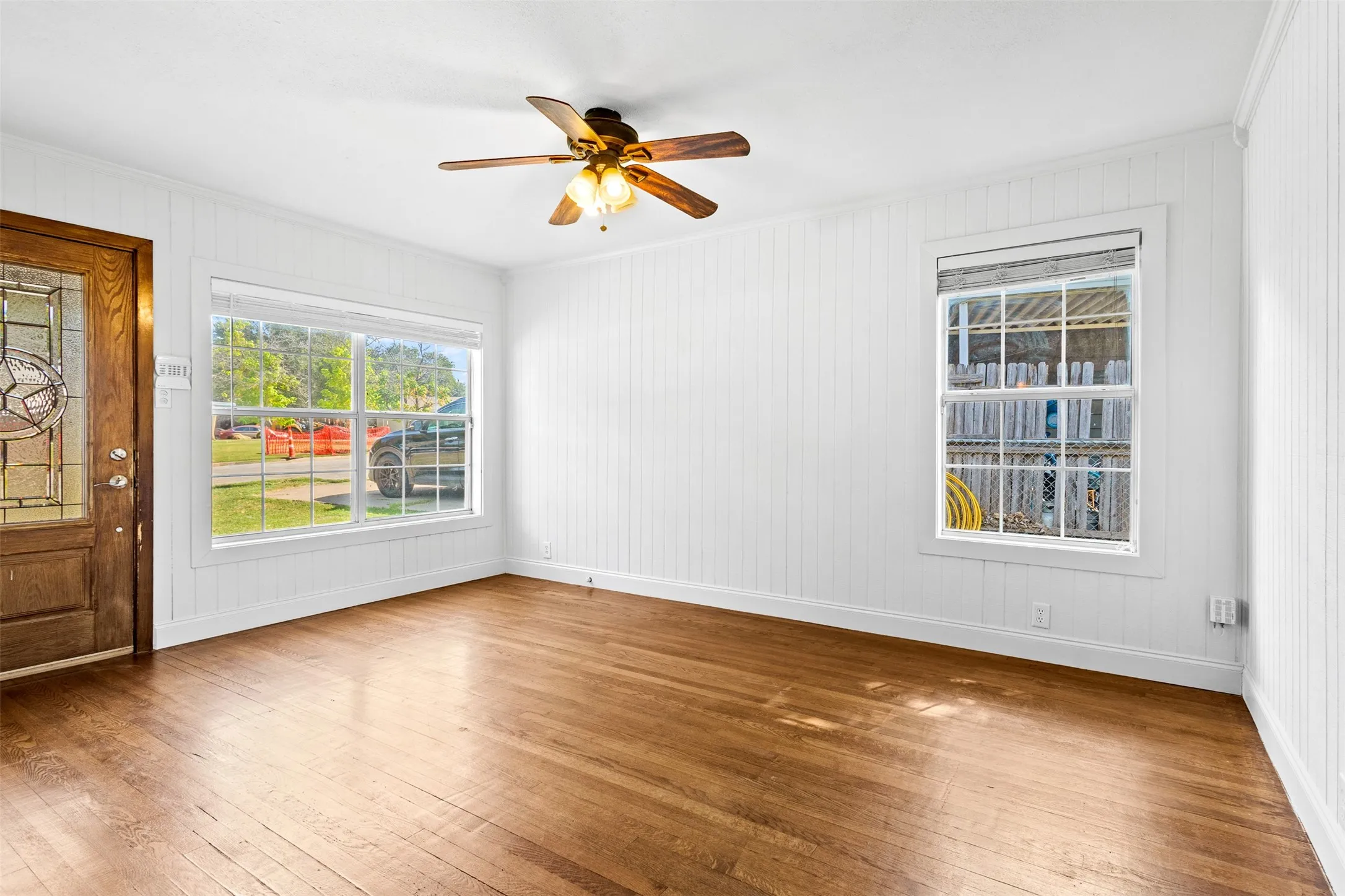 Single Family Residence For Sale in Tarrant County , 5204 Roxie Street, Haltom City, Texas 76117, 3 Bedroom, 1 Bathroom, 1 Garage spaces, 1,384 Sqft, built in 1955, mls#21354200, Real Estate Agent in Haltom City, Homes For Sale in Tarrant county, Homes For Sale in Haltom City, Realtor in Haltom City Texas, Real Estate Brokerage Independent Realty Texas, Luminita Cordes Realtor