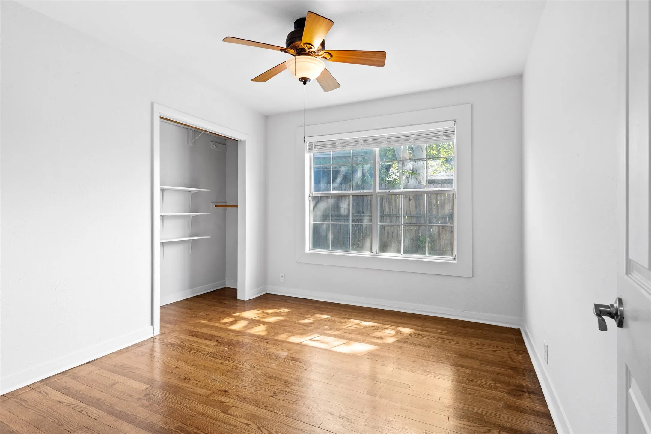 Single Family Residence For Sale in Tarrant County , 5204 Roxie Street, Haltom City, Texas 76117, 3 Bedroom, 1 Bathroom, 1 Garage spaces, 1,384 Sqft, built in 1955, mls#21354200, Real Estate Agent in Haltom City, Homes For Sale in Tarrant county, Homes For Sale in Haltom City, Realtor in Haltom City Texas, Real Estate Brokerage Independent Realty Texas, Luminita Cordes Realtor