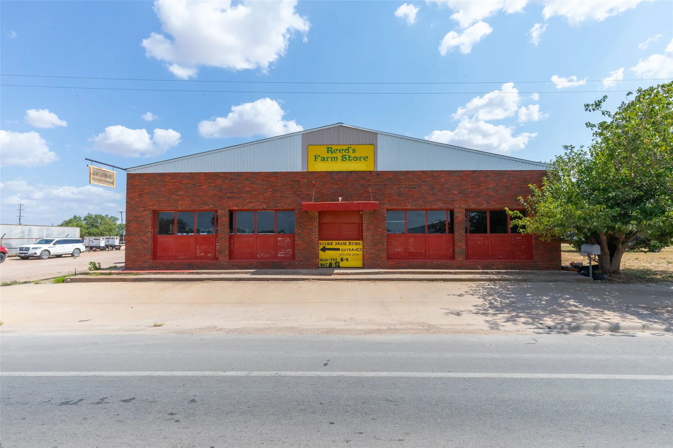 Business For Sale in Jones County , 249 E Lake Drive, Hamlin, Texas 79520, 0, 0, Garage spaces, 0 Sqft, built in 1930, mls#21354483, Real Estate Agent in Hamlin, Homes For Sale in Jones county, Homes For Sale in Hamlin, Realtor in Hamlin Texas, Real Estate Brokerage Independent Realty Texas, Luminita Cordes Realtor