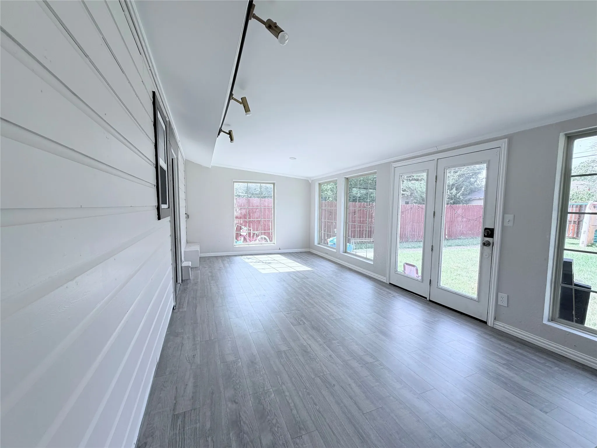 Single Family Residence For Rent in Dallas County , 1109 Leyenda Drive, Mesquite, Texas 75149, 3 Bedroom, 1 Bathroom, Garage spaces, 1,672 Sqft, built in 1958, Price $2,100, mls#21354492, Real Estate Agent in Mesquite, Homes For Rent in Dallas county, Homes For Rent in Mesquite, Realtor in Mesquite Texas, Real Estate Brokerage Independent Realty Texas, Luminita Cordes Realtor