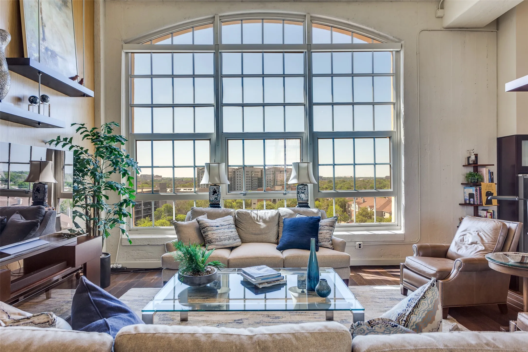 Condominium For Sale in Tarrant County , 2600 W 7th Street 1717, Fort Worth, Texas 76107, 3 Bedroom, 4 Bathroom, 2 Garage spaces, 3,035 Sqft, built in 1928, Price $969,000, mls#21352664, Real Estate Agent in Fort Worth, Homes For Sale in Tarrant county, Homes For Sale in Fort Worth, Realtor in Fort Worth Texas, Real Estate Brokerage Independent Realty Texas, Luminita Cordes Realtor