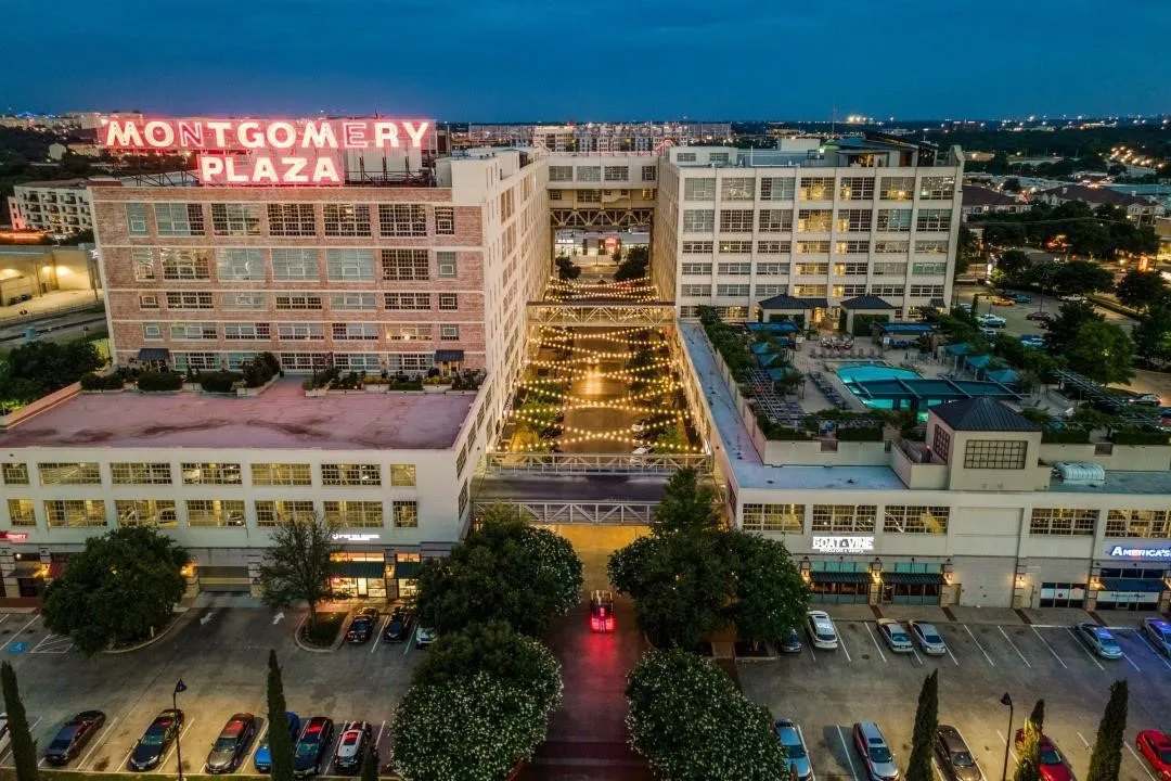 Condominium For Sale in Tarrant County , 2600 W 7th Street 1717, Fort Worth, Texas 76107, 3 Bedroom, 4 Bathroom, 2 Garage spaces, 3,035 Sqft, built in 1928, Price $969,000, mls#21352664, Real Estate Agent in Fort Worth, Homes For Sale in Tarrant county, Homes For Sale in Fort Worth, Realtor in Fort Worth Texas, Real Estate Brokerage Independent Realty Texas, Luminita Cordes Realtor