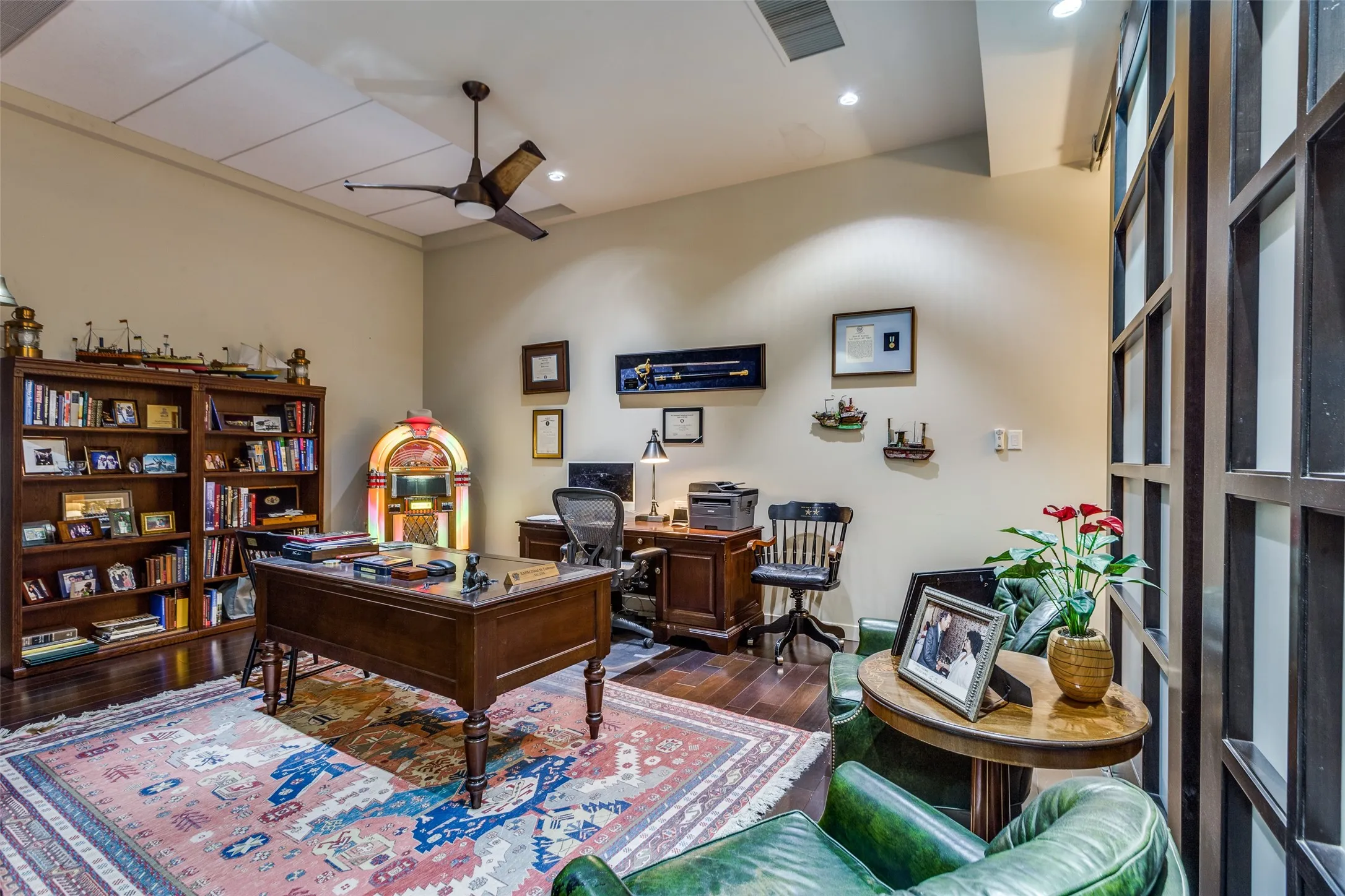 Condominium For Sale in Tarrant County , 2600 W 7th Street 1717, Fort Worth, Texas 76107, 3 Bedroom, 4 Bathroom, 2 Garage spaces, 3,035 Sqft, built in 1928, Price $969,000, mls#21352664, Real Estate Agent in Fort Worth, Homes For Sale in Tarrant county, Homes For Sale in Fort Worth, Realtor in Fort Worth Texas, Real Estate Brokerage Independent Realty Texas, Luminita Cordes Realtor