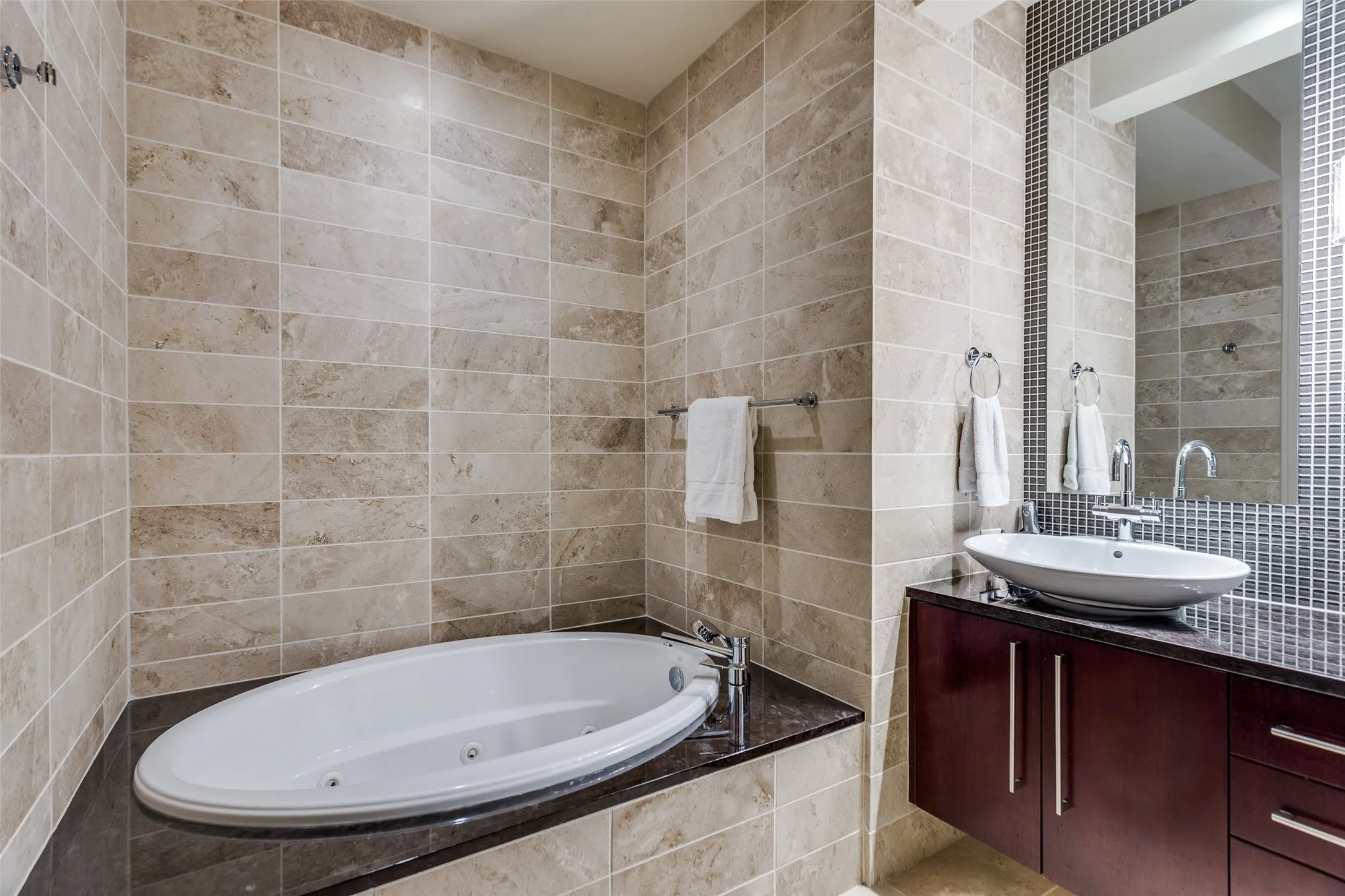 Condominium For Sale in Tarrant County , 2600 W 7th Street 1717, Fort Worth, Texas 76107, 3 Bedroom, 4 Bathroom, 2 Garage spaces, 3,035 Sqft, built in 1928, Price $969,000, mls#21352664, Real Estate Agent in Fort Worth, Homes For Sale in Tarrant county, Homes For Sale in Fort Worth, Realtor in Fort Worth Texas, Real Estate Brokerage Independent Realty Texas, Luminita Cordes Realtor